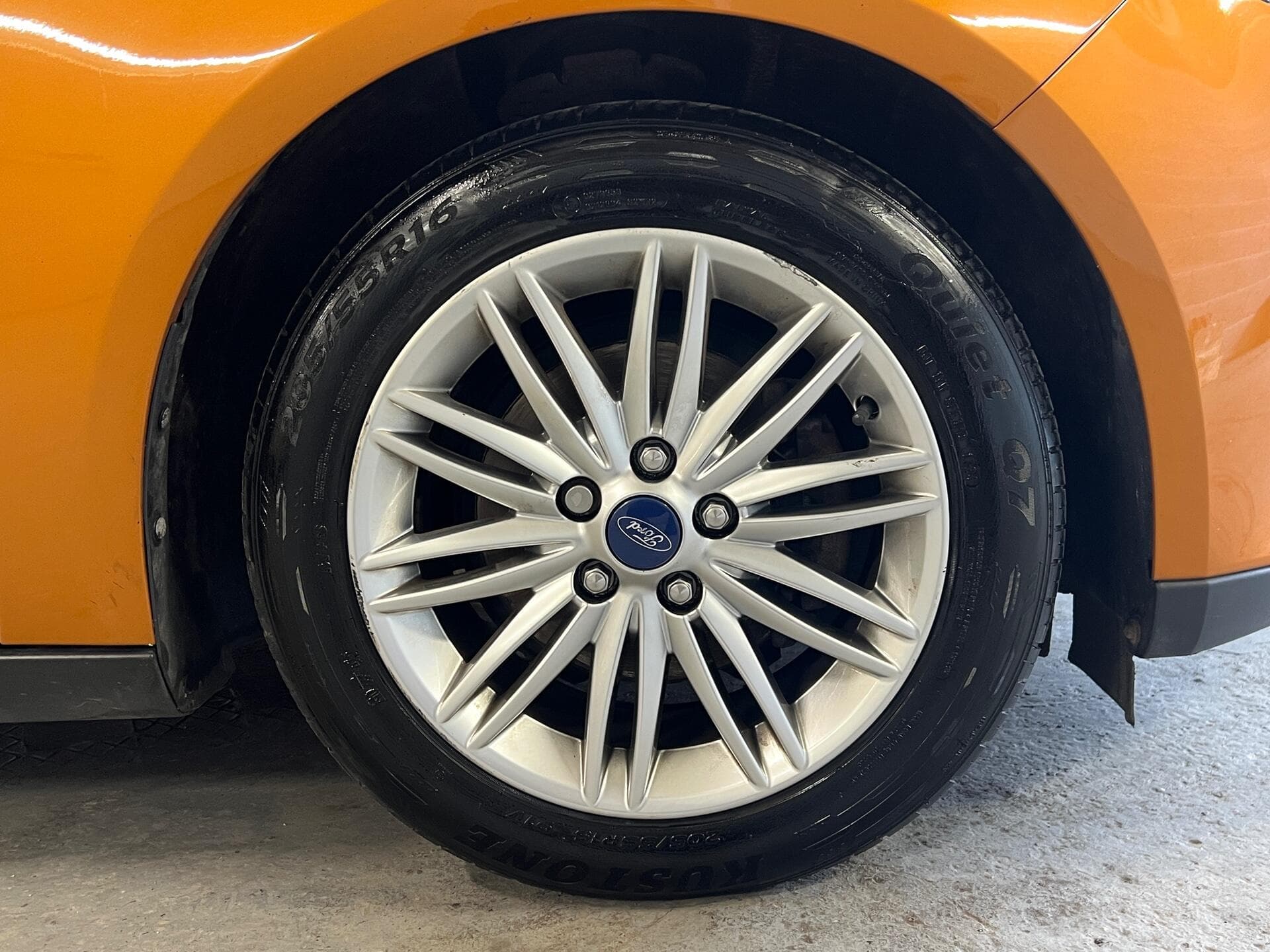 2017 Ford Focus - Thumbnail 18