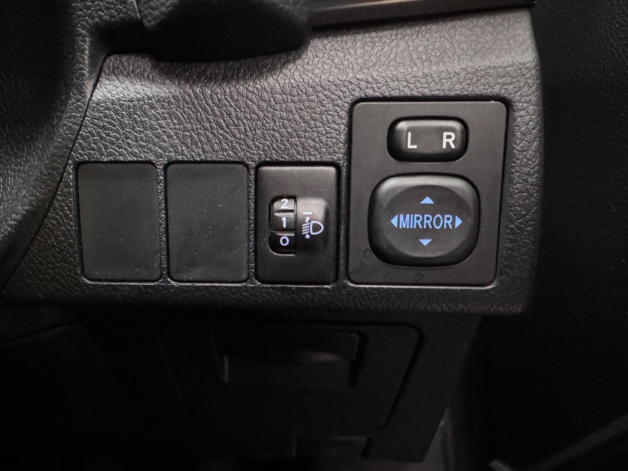 2015 Toyota Auris - Thumbnail 21