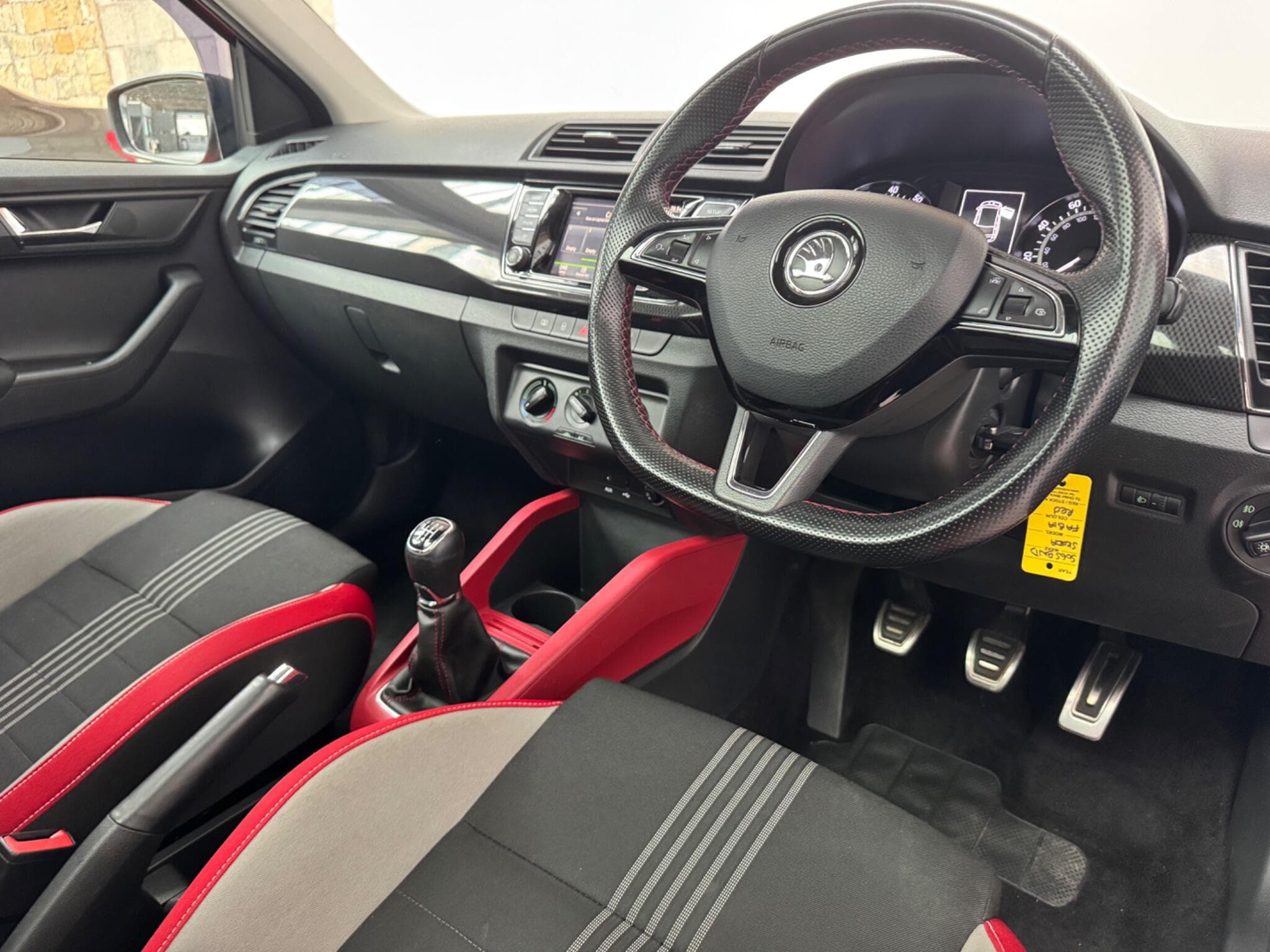 2015 Skoda Fabia - Thumbnail 4