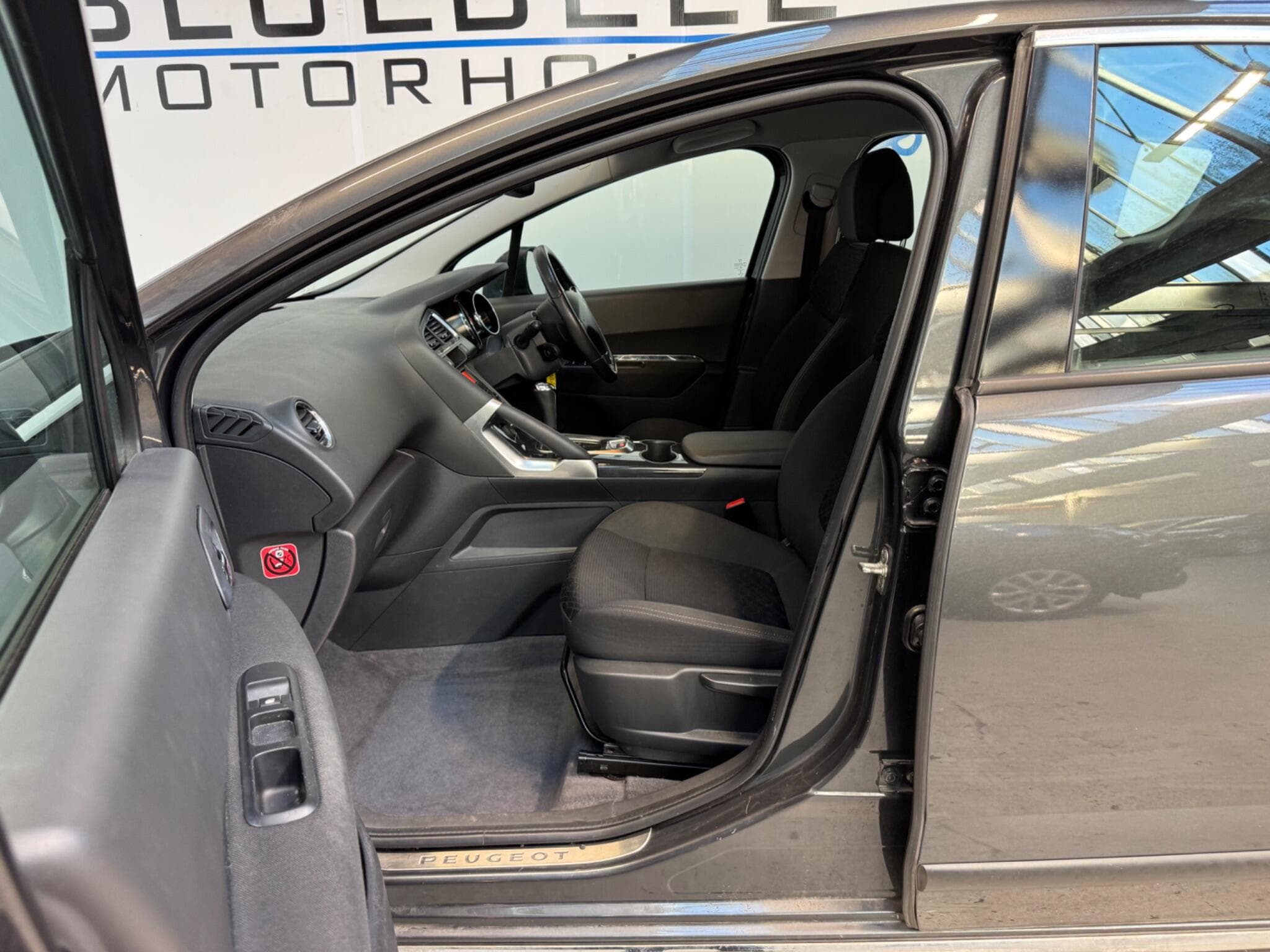 2016 Peugeot 3008 - Thumbnail 10