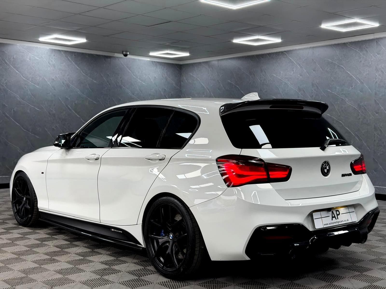 2018 BMW 1 Series - Thumbnail 21