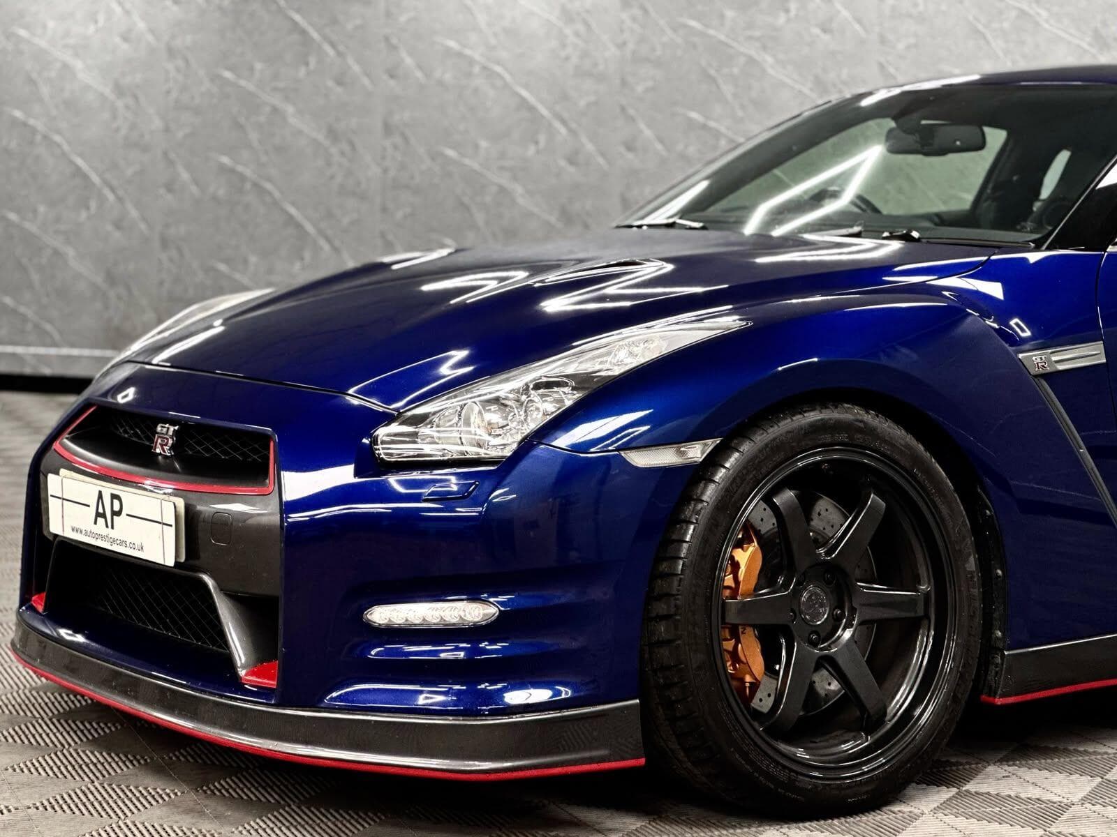 2012 Nissan GT-R - Thumbnail 32