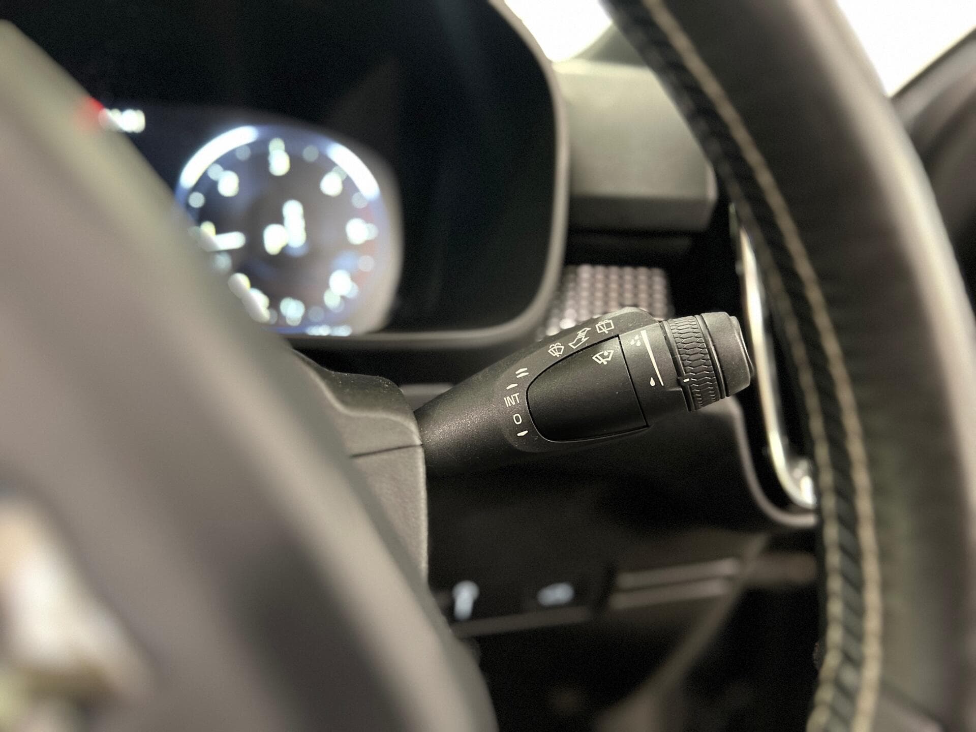 2018 Volvo XC40 - Thumbnail 38