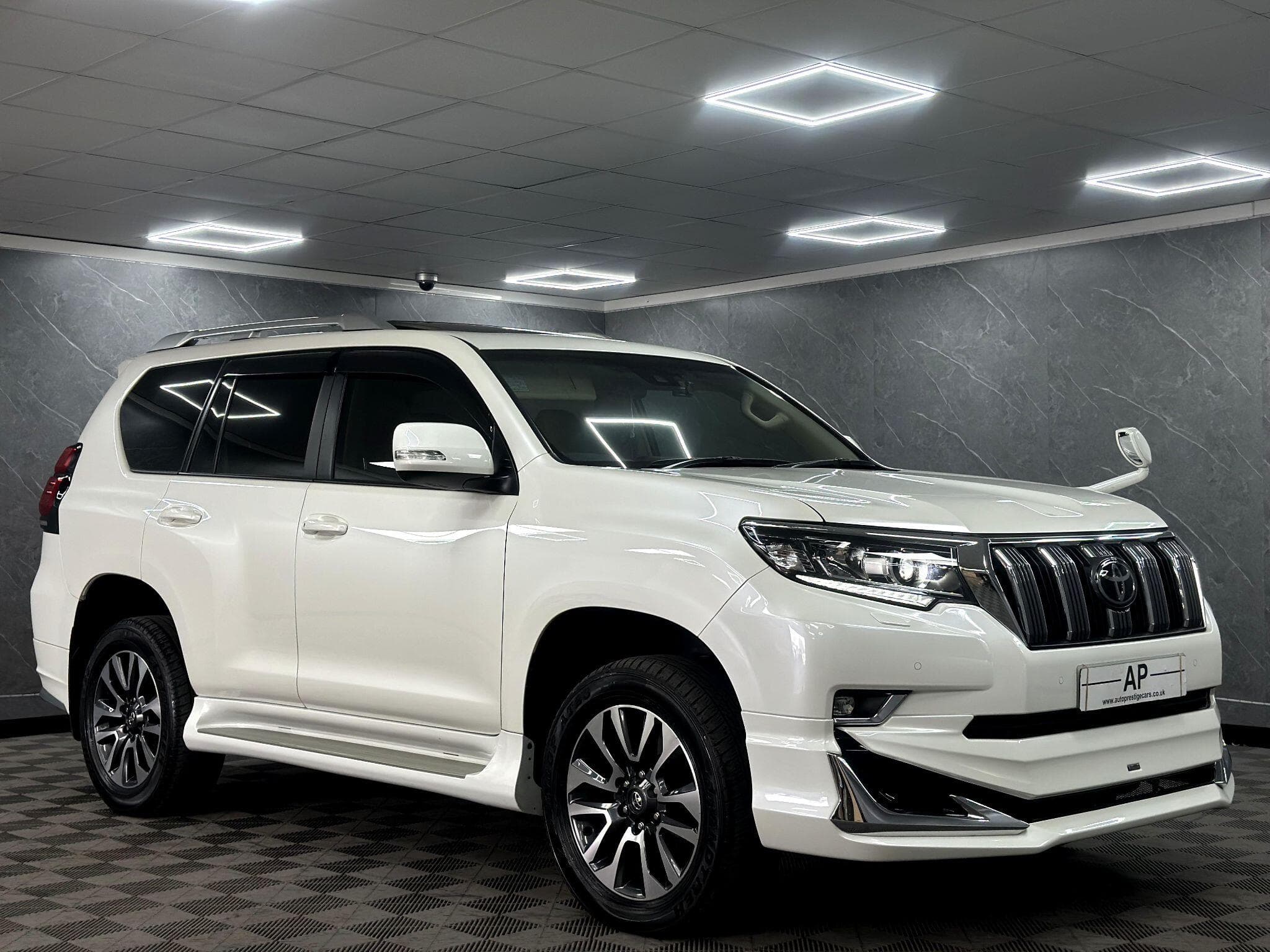 2022 Toyota Land Cruiser - Thumbnail 11