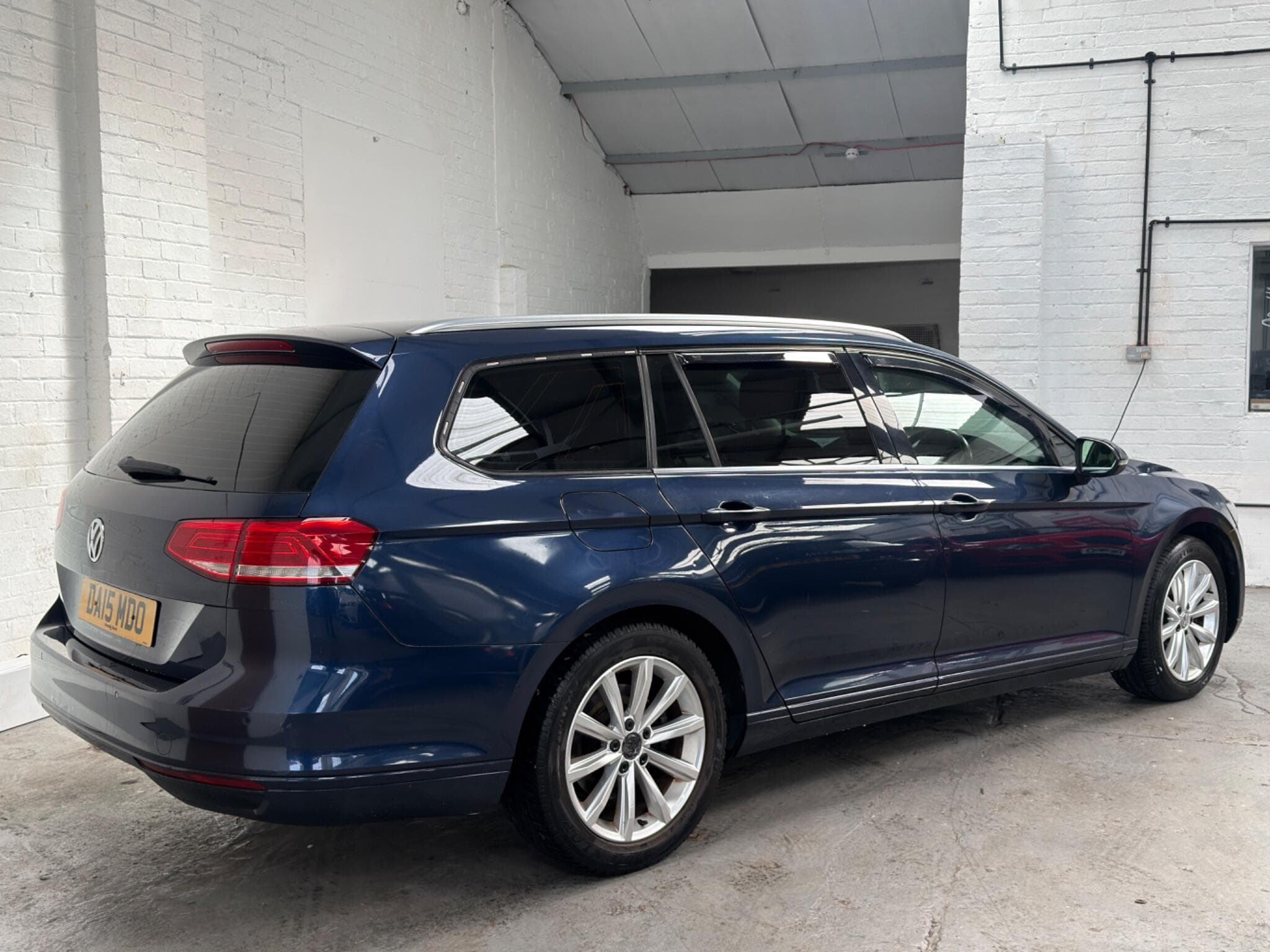 2015 Volkswagen Passat - Thumbnail 11
