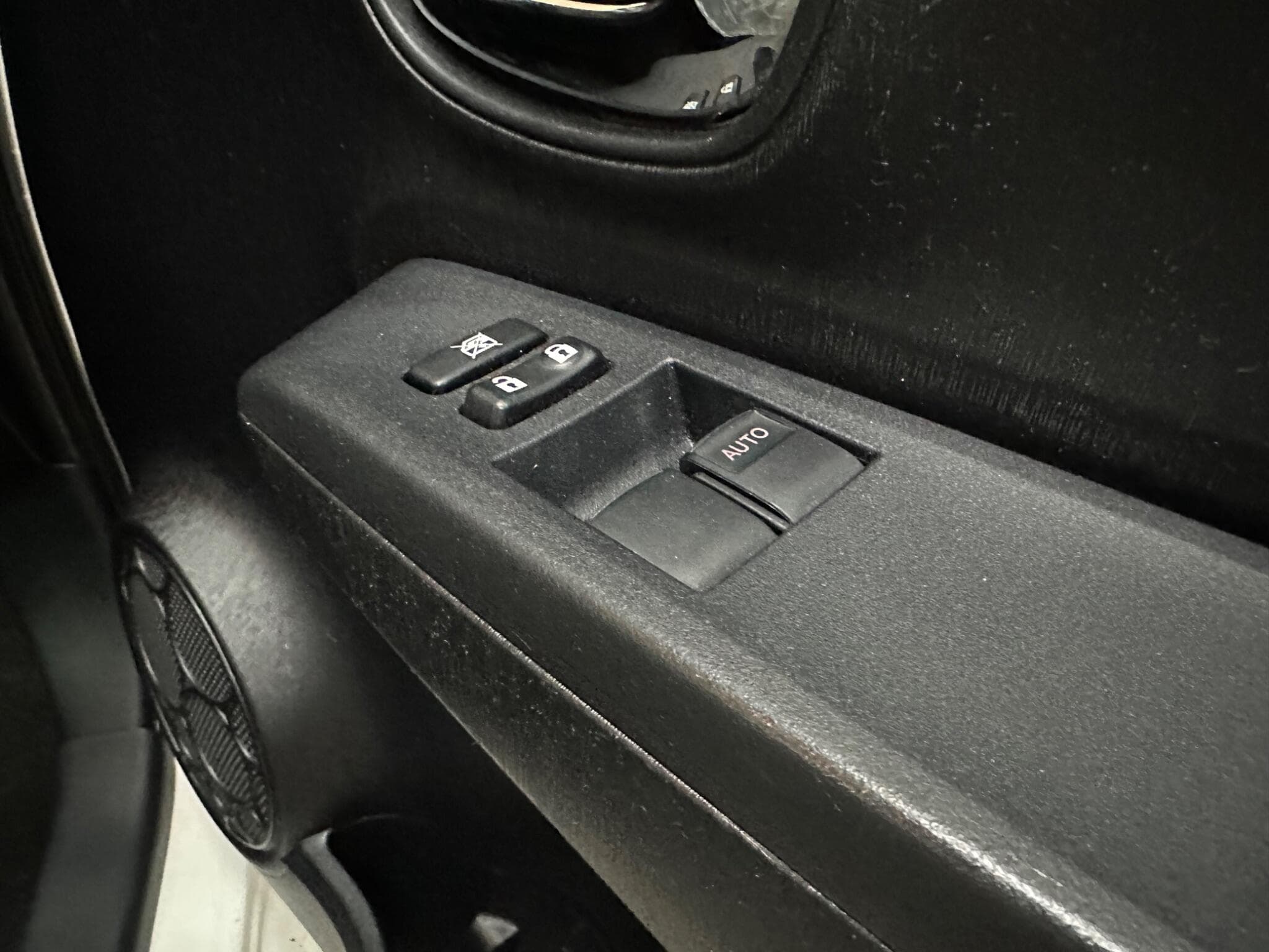 2011 Toyota Yaris - Thumbnail 16