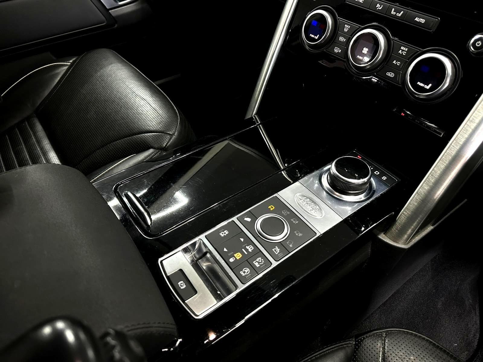 2017 Land Rover Discovery - Thumbnail 43