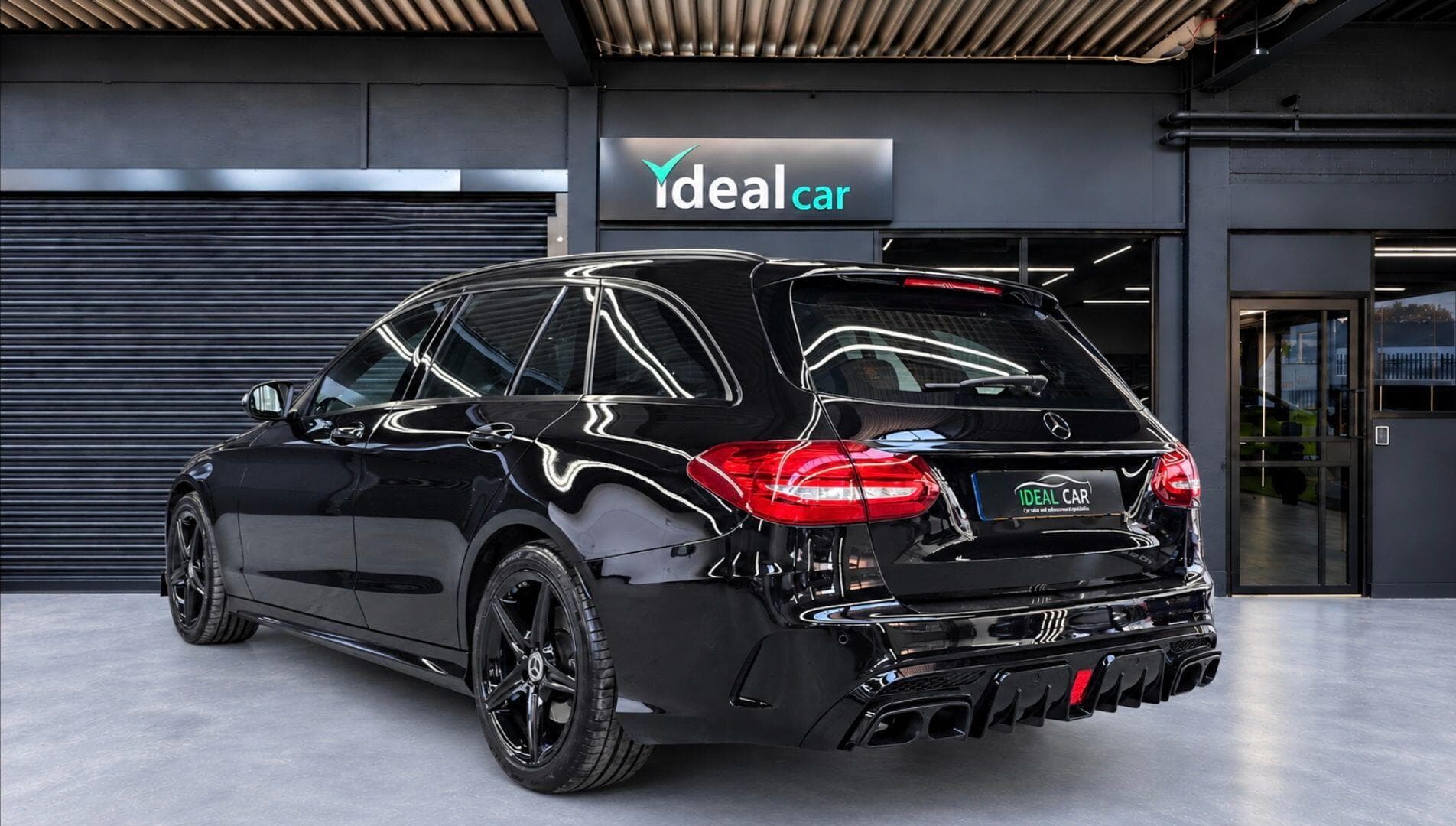 2017 Mercedes-Benz C Class - Thumbnail 2