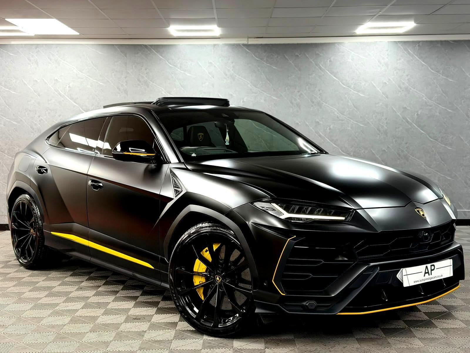 2022 Lamborghini Urus - Thumbnail 5