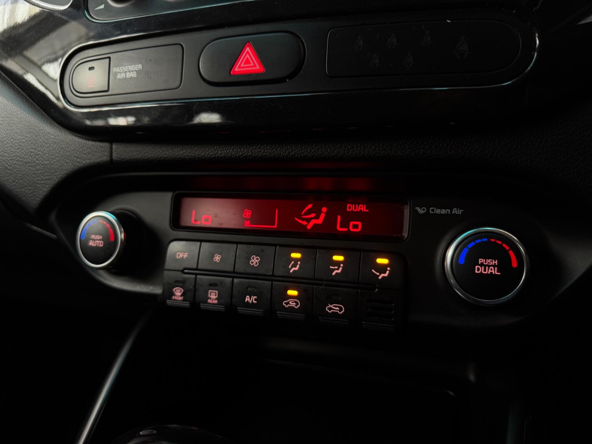 2015 Kia Carens - Thumbnail 18