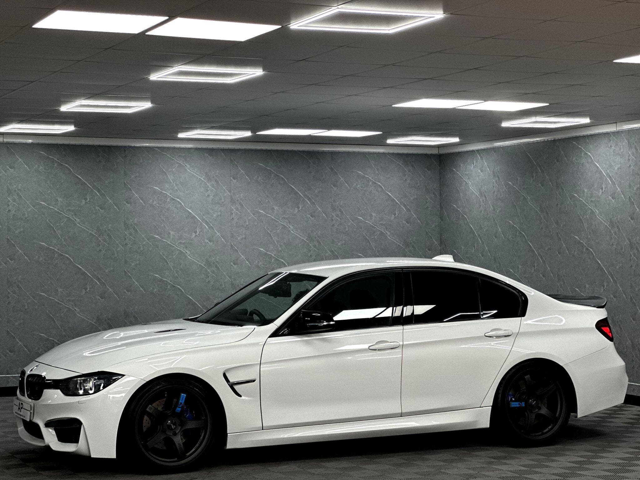2015 BMW 3 Series - Thumbnail 12