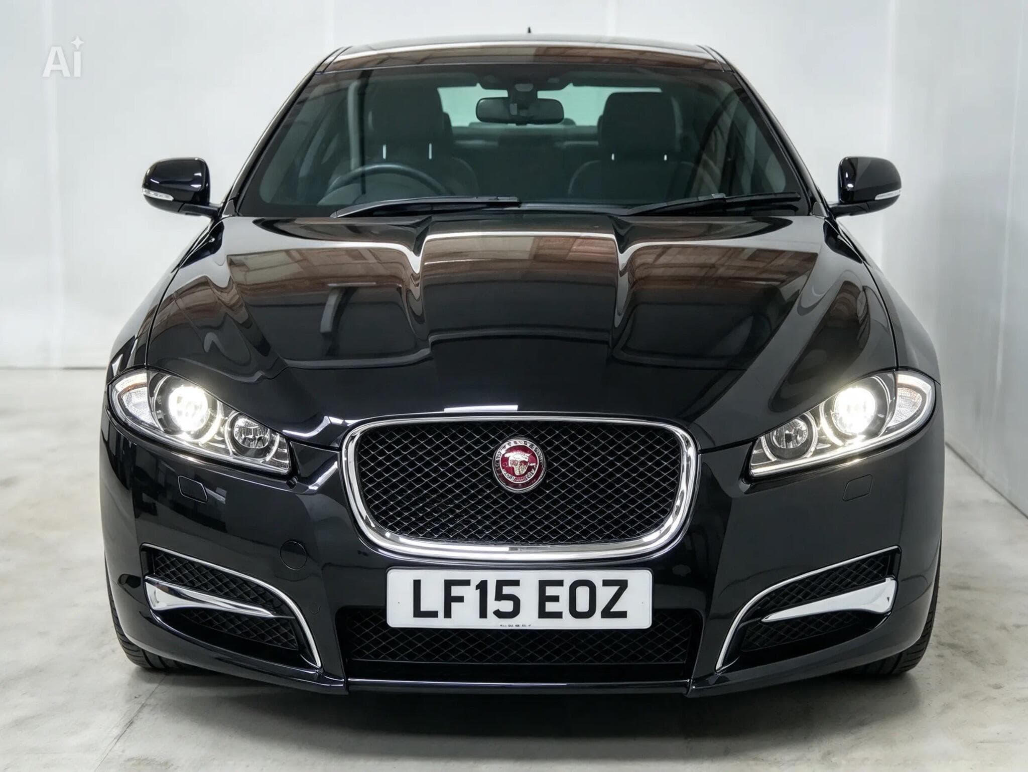 2015 Jaguar XF - Thumbnail 2