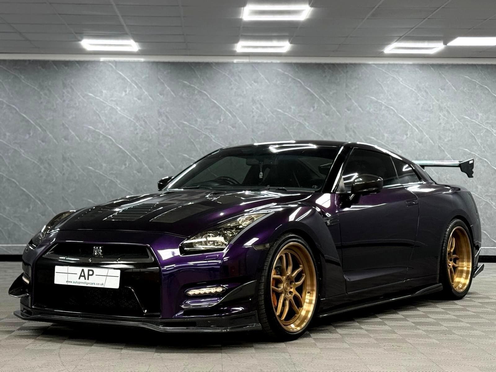2011 Nissan GT-R - Thumbnail 11