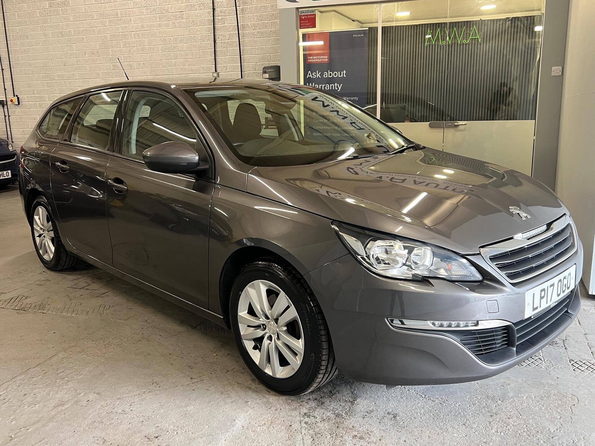 2017 Peugeot 308 SW - Thumbnail 5