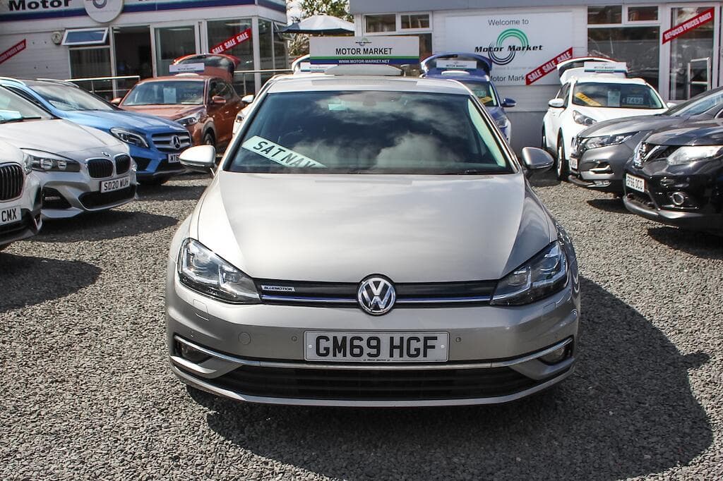 2020 Volkswagen Golf - Image 2