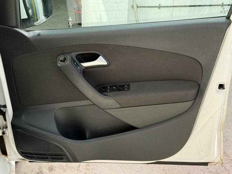 2014 Volkswagen Polo - Thumbnail 23