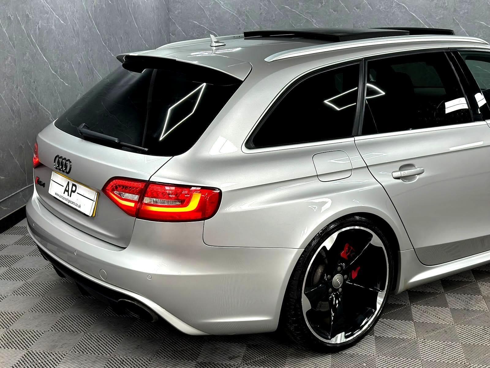2015 Audi RS4 Avant - Thumbnail 30
