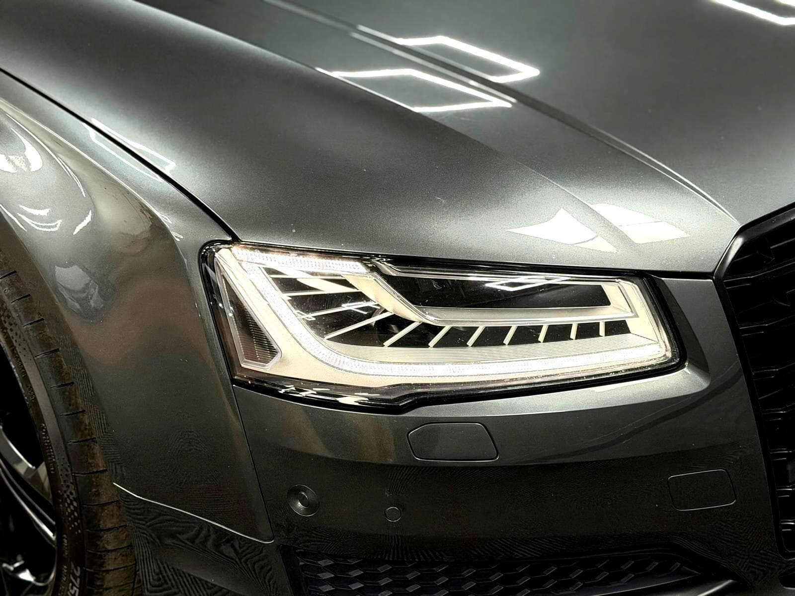 2015 Audi S8 - Thumbnail 37