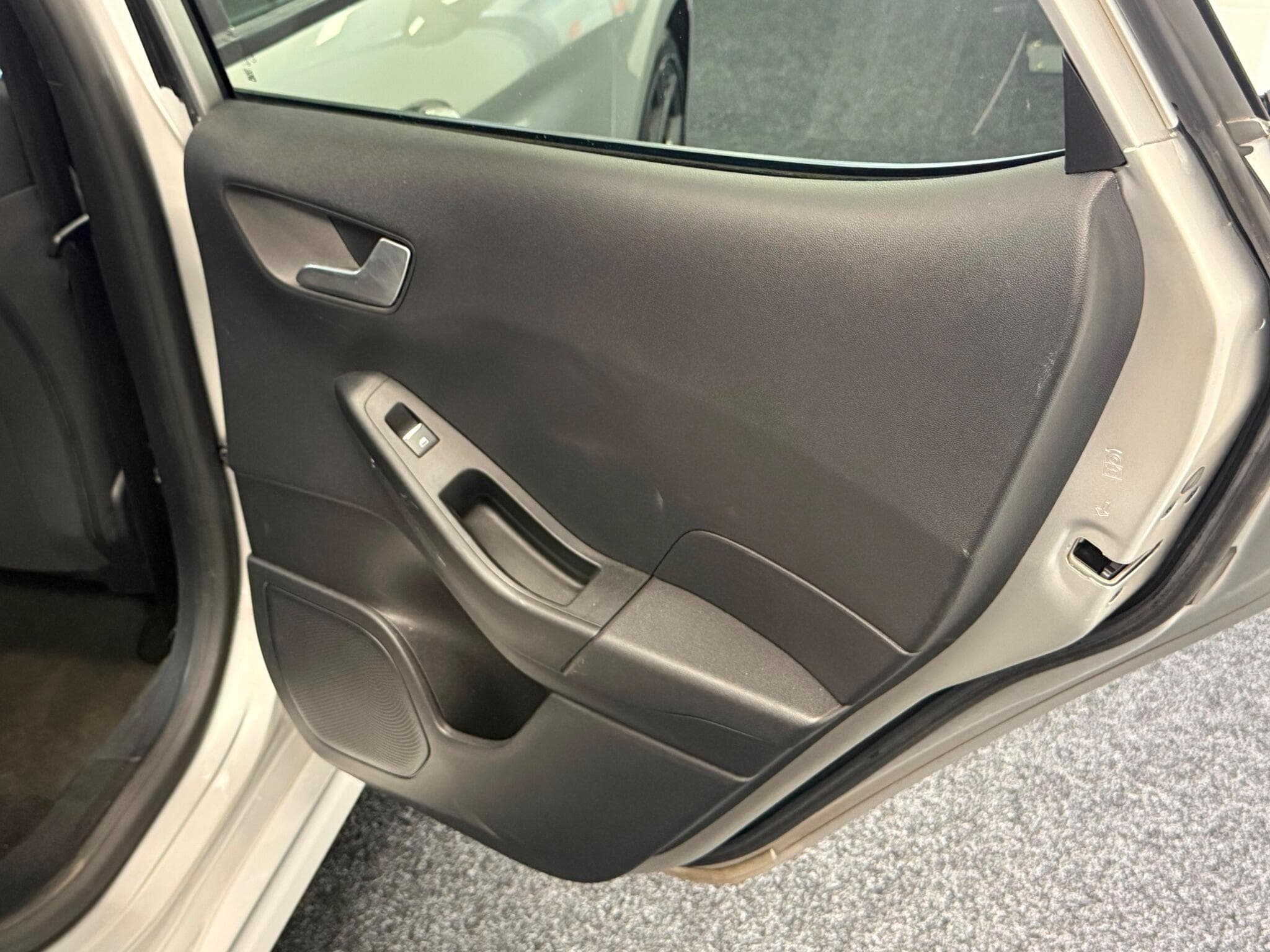 2021 Ford Fiesta - Thumbnail 30