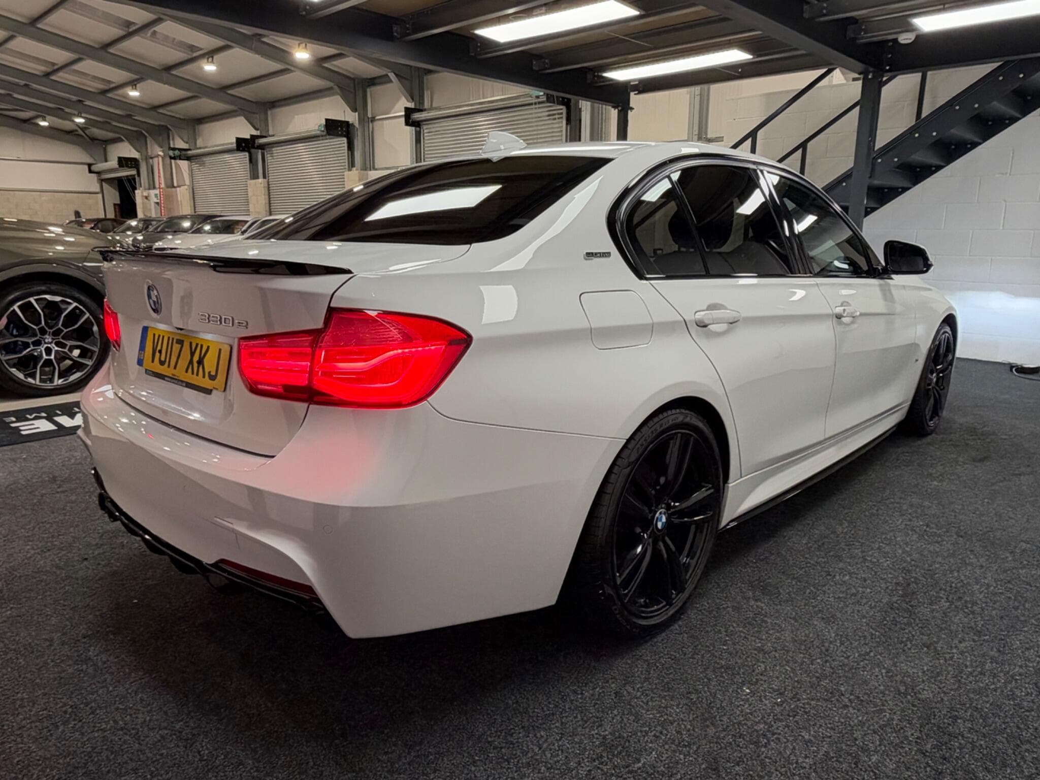 2017 BMW 3 Series - Thumbnail 11