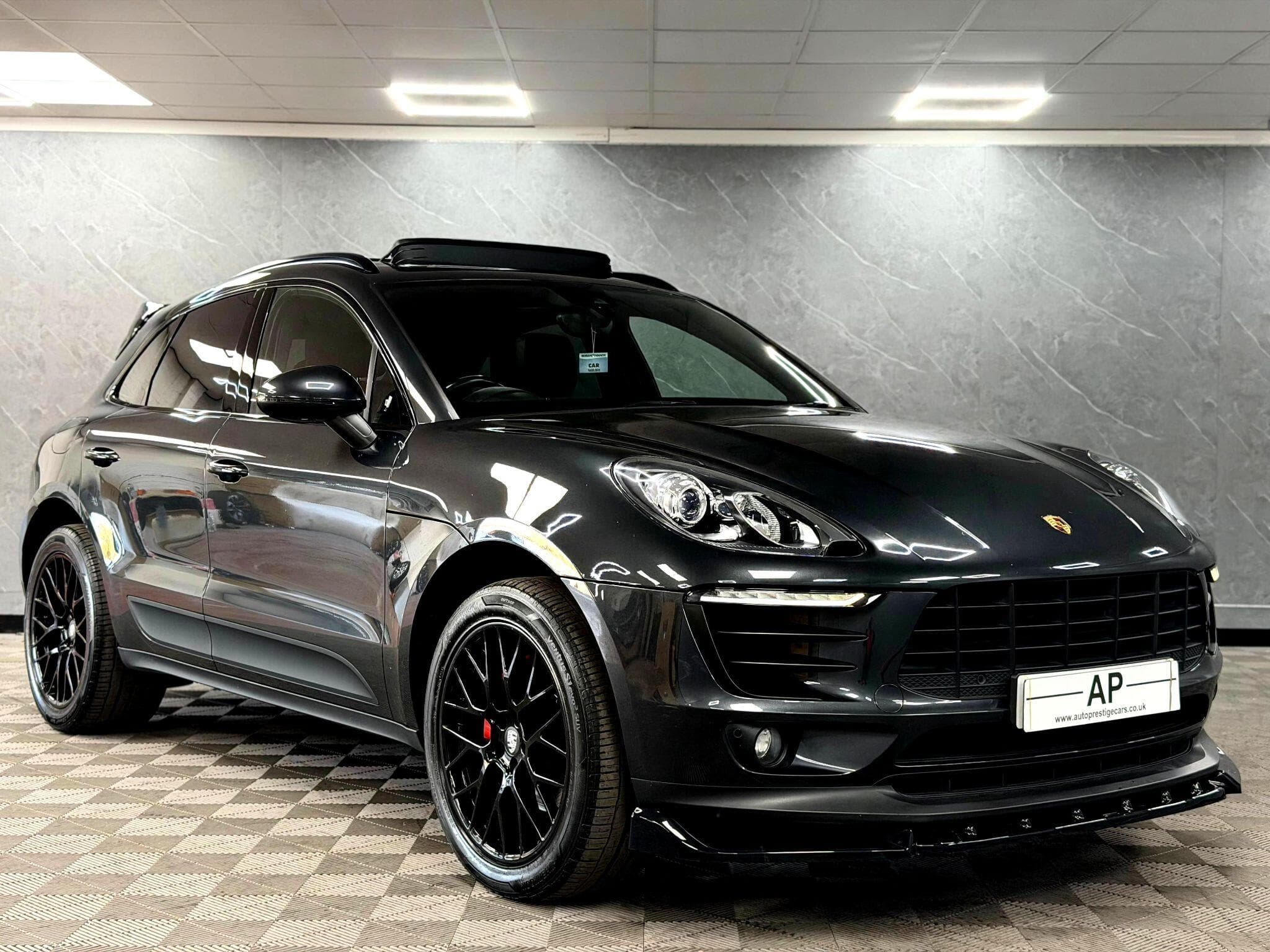 2017 Porsche Macan - Thumbnail 4