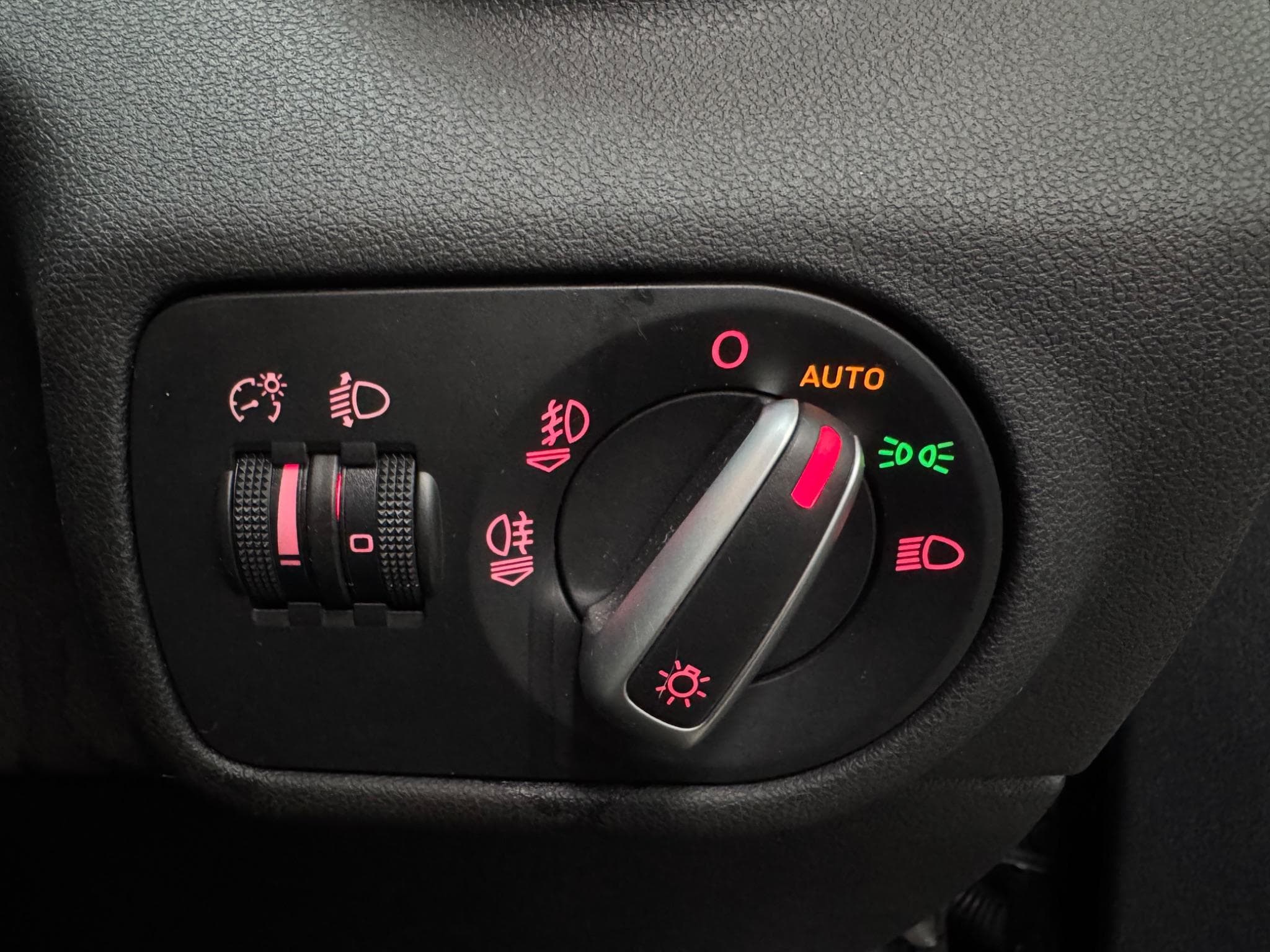 2012 Audi A1 - Thumbnail 18