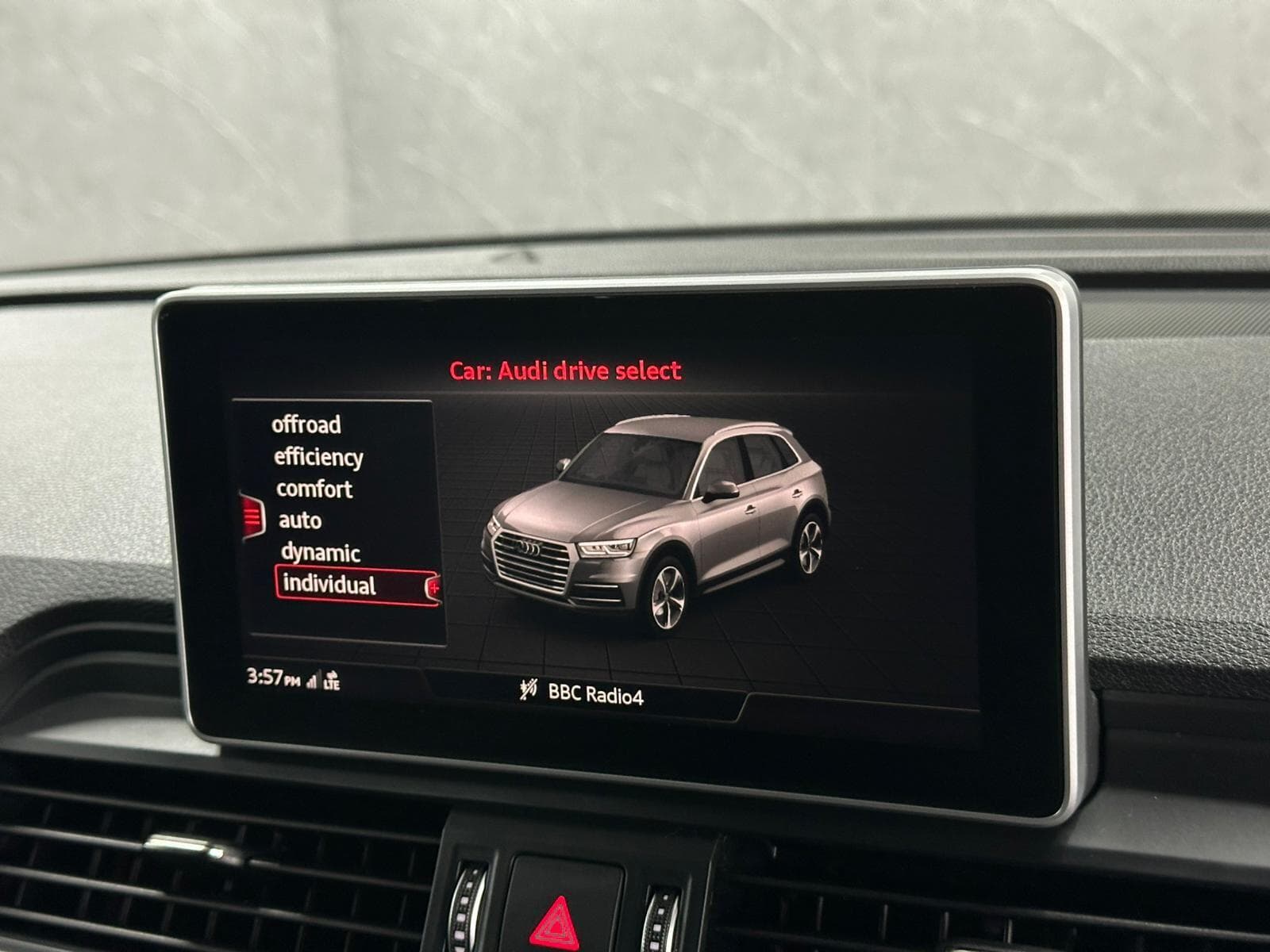 2017 Audi SQ5 - Thumbnail 43