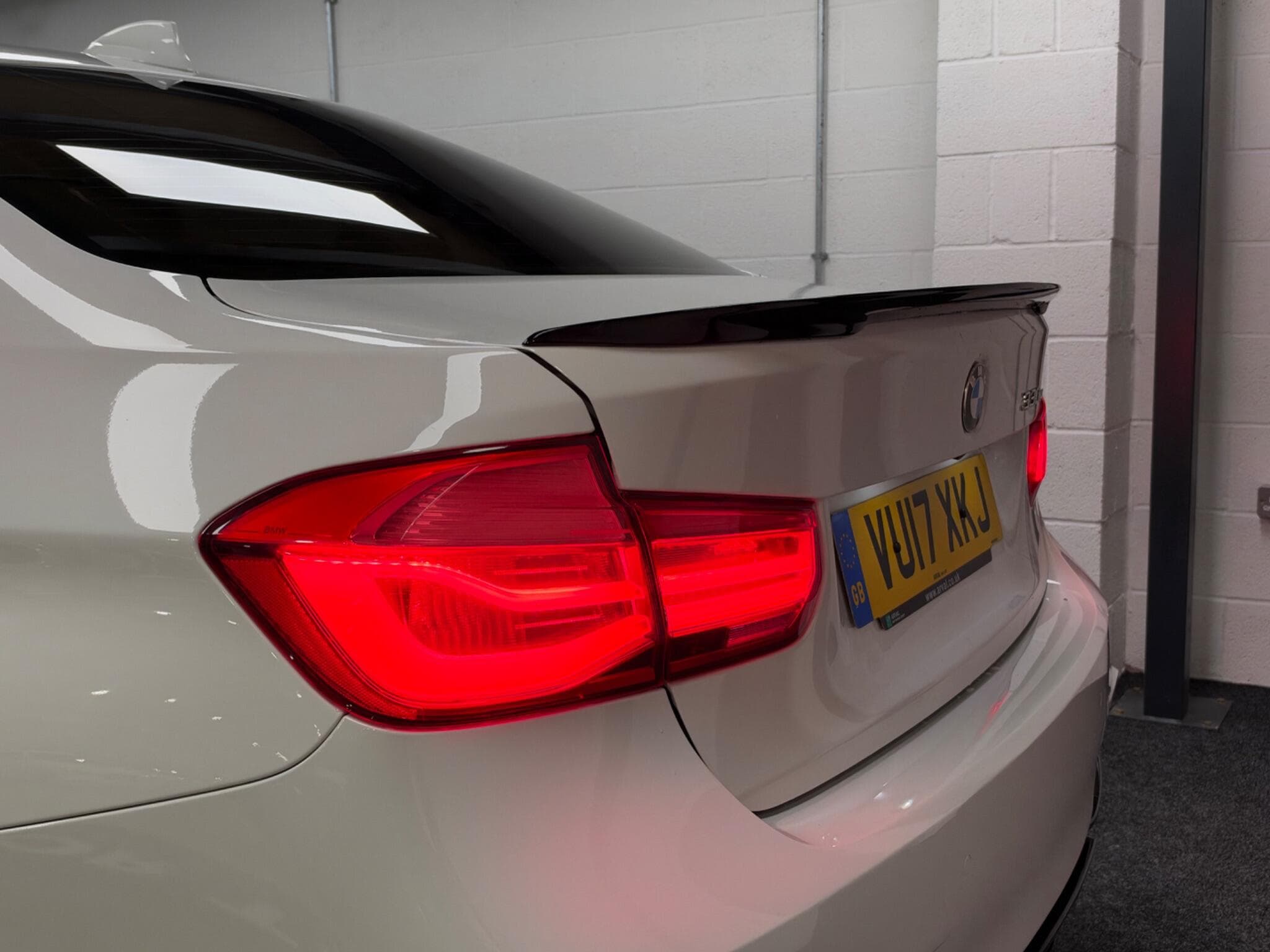 2017 BMW 3 Series - Thumbnail 41