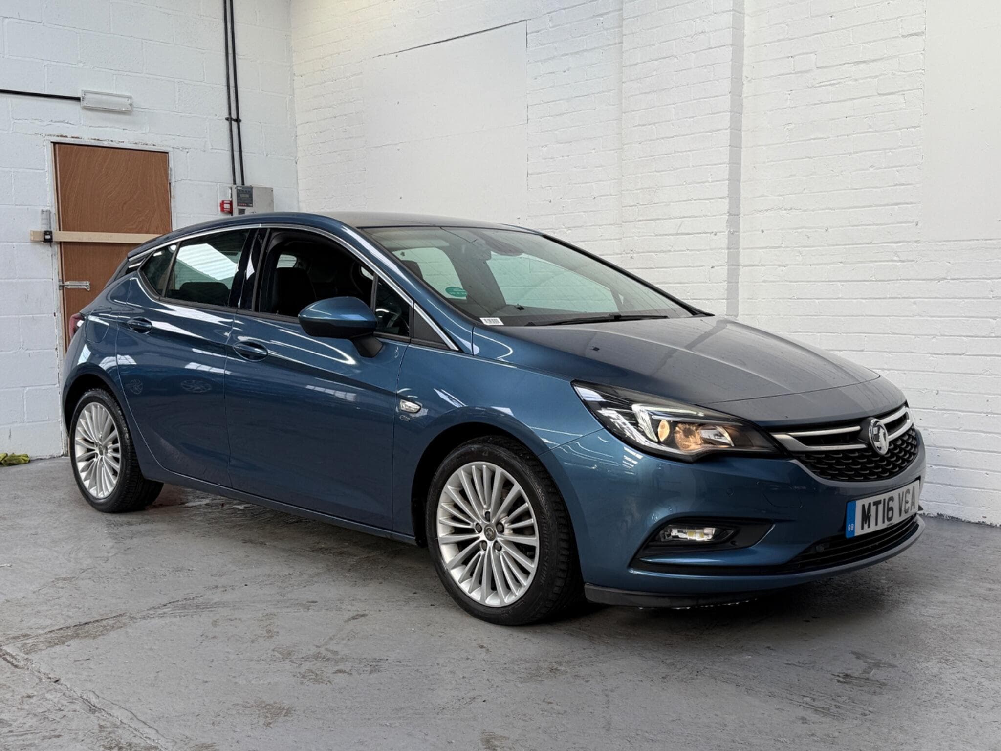 2016 Vauxhall Astra - Thumbnail 6
