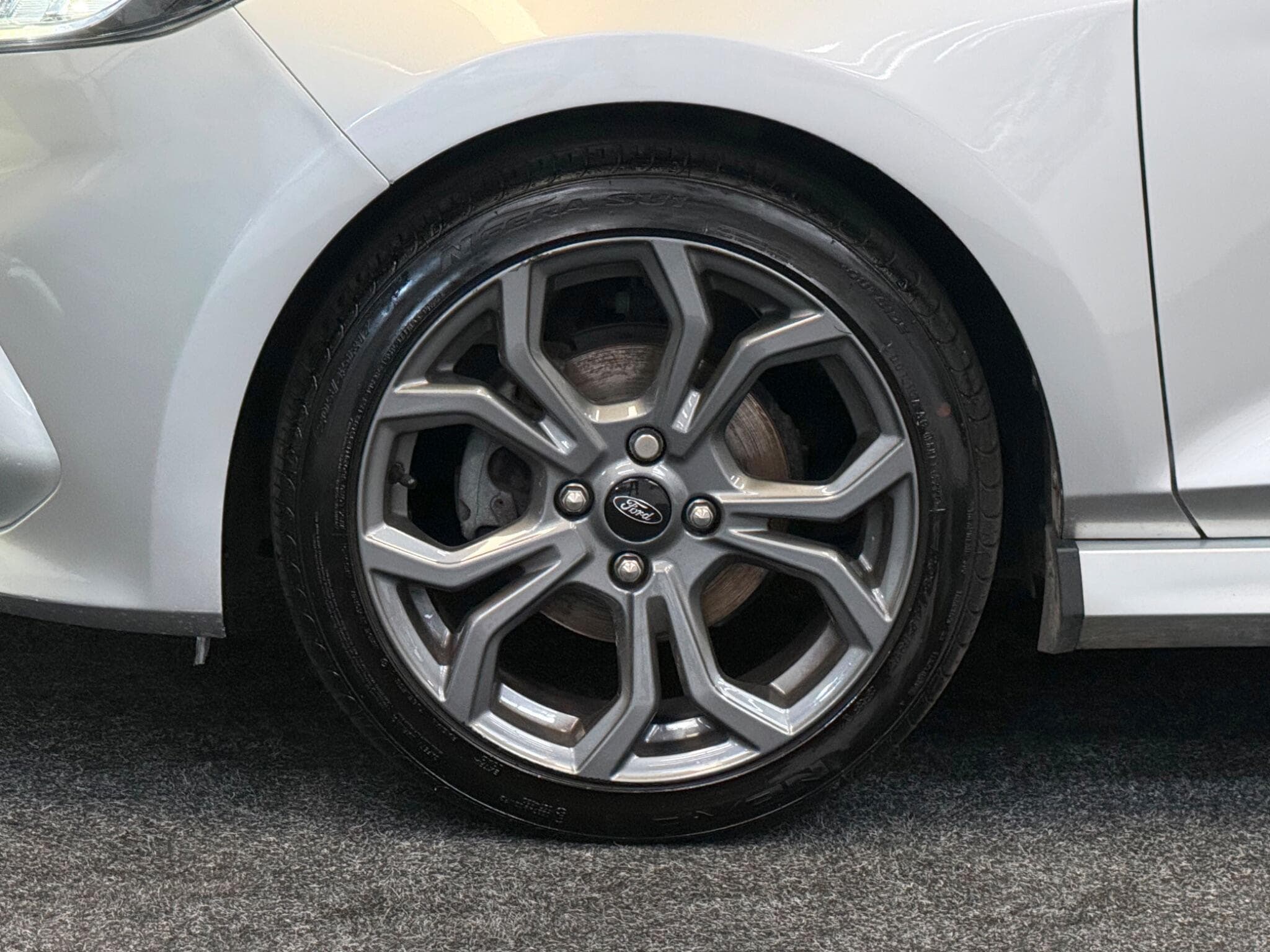 2021 Ford Fiesta - Thumbnail 31