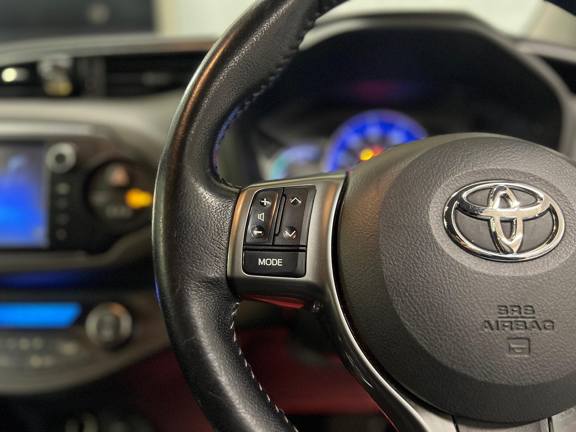 2016 Toyota Yaris - Thumbnail 27