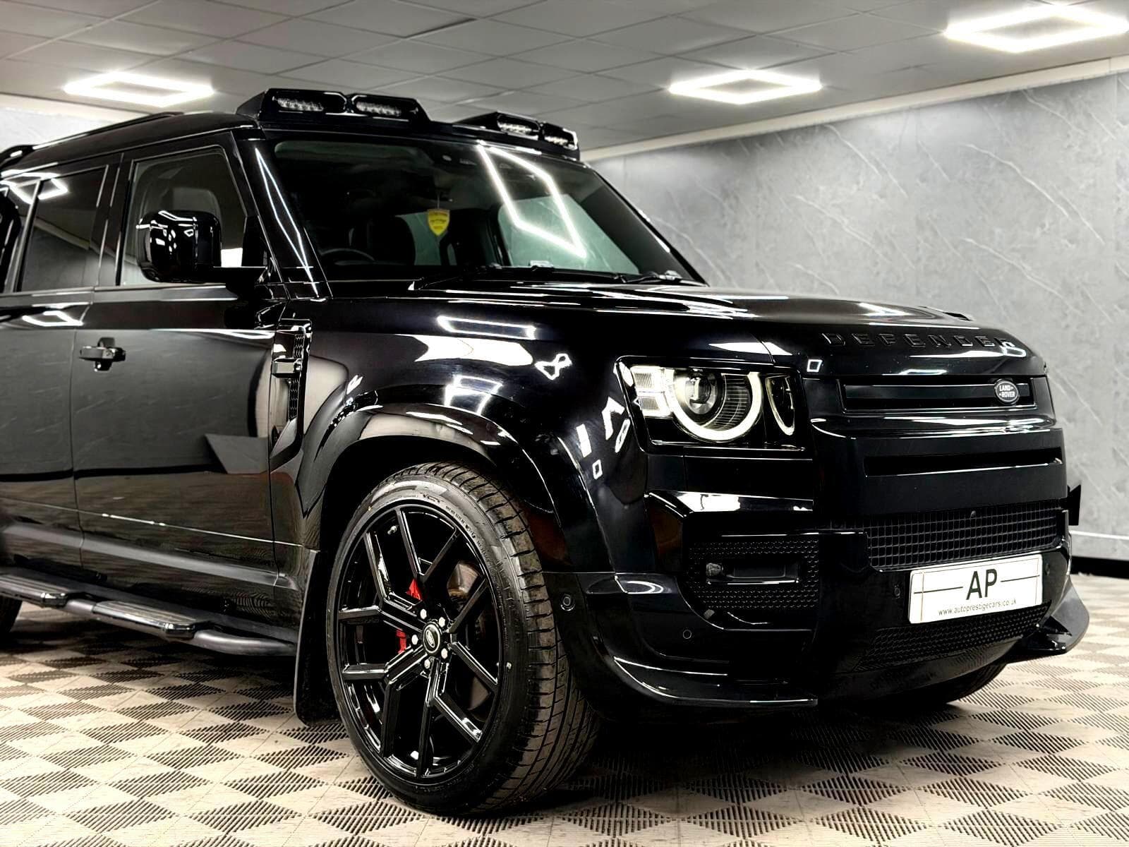 2024 Land Rover Defender 110 - Thumbnail 28