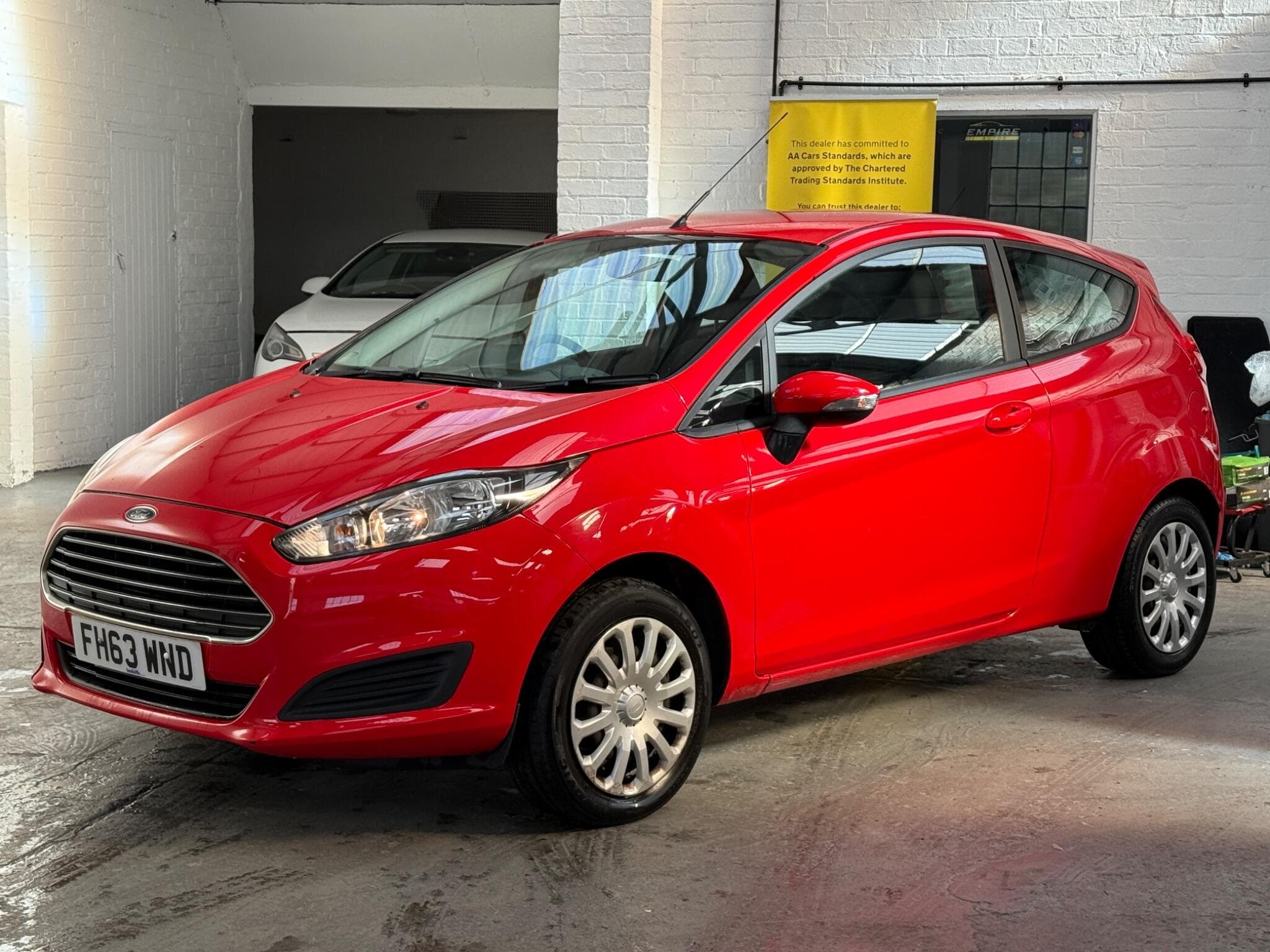 2014 Ford Fiesta - Thumbnail 3