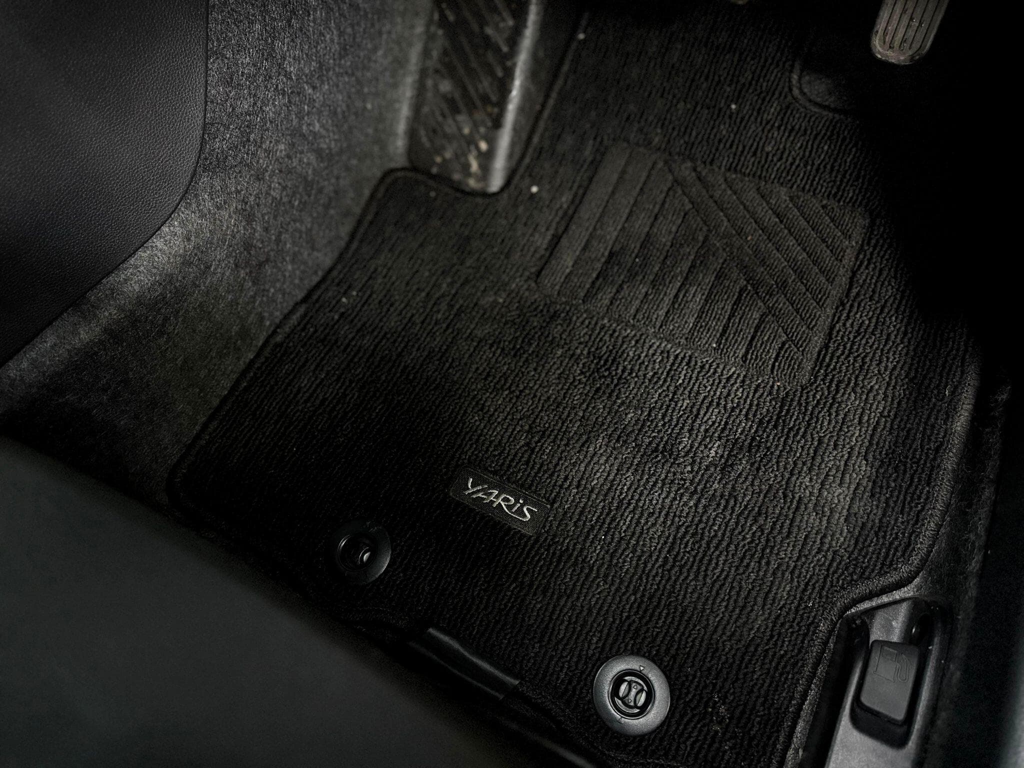 2023 Toyota Yaris - Thumbnail 34