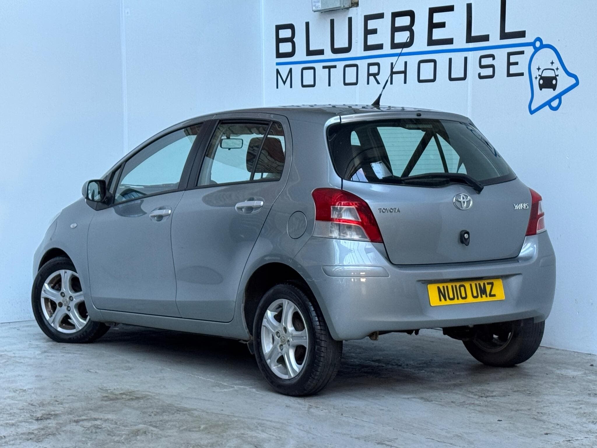 2010 Toyota Yaris - Thumbnail 5