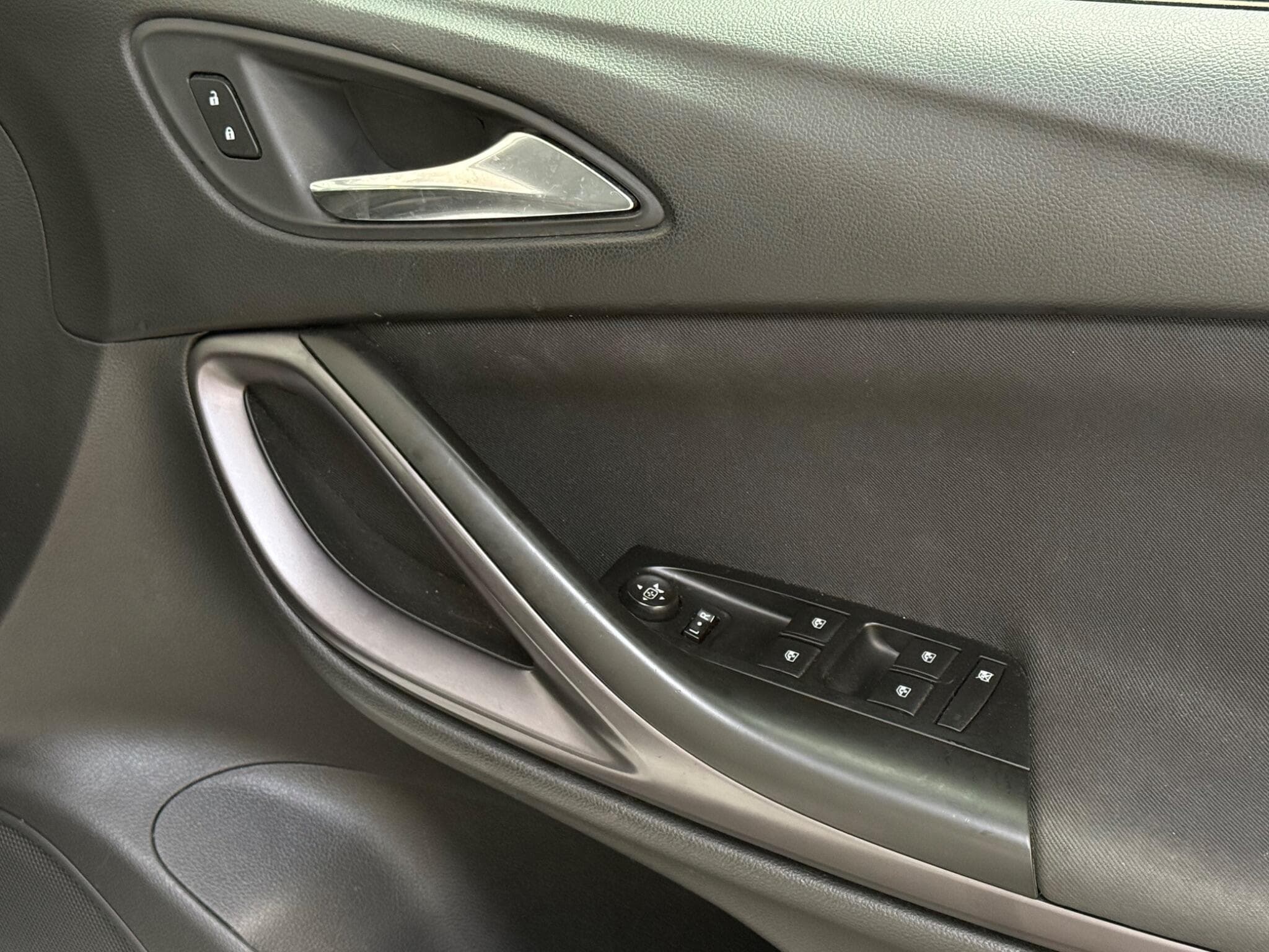 2016 Vauxhall Astra - Thumbnail 15
