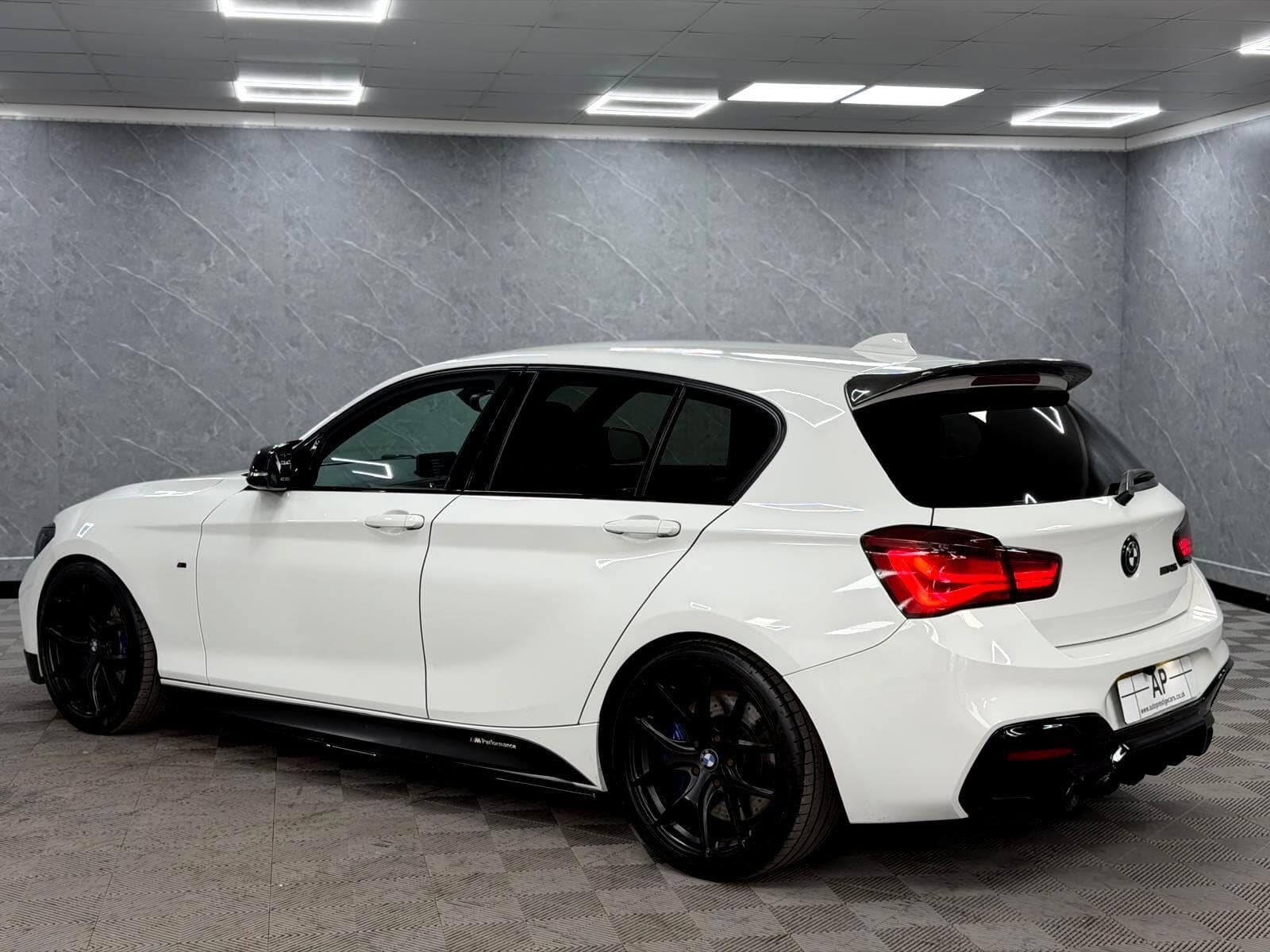 2018 BMW 1 Series - Thumbnail 19