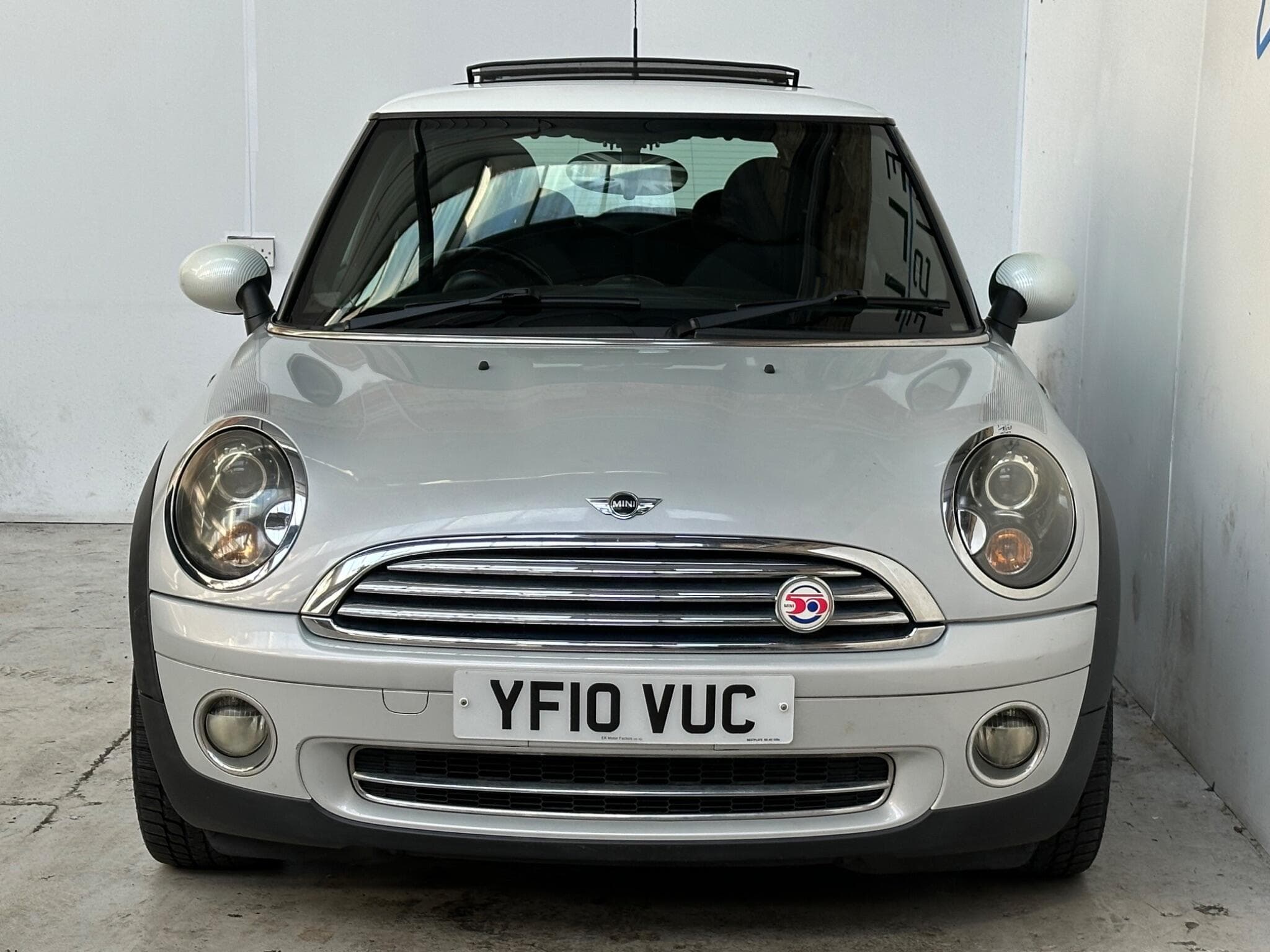 2010 MINI Hatch - Image 2