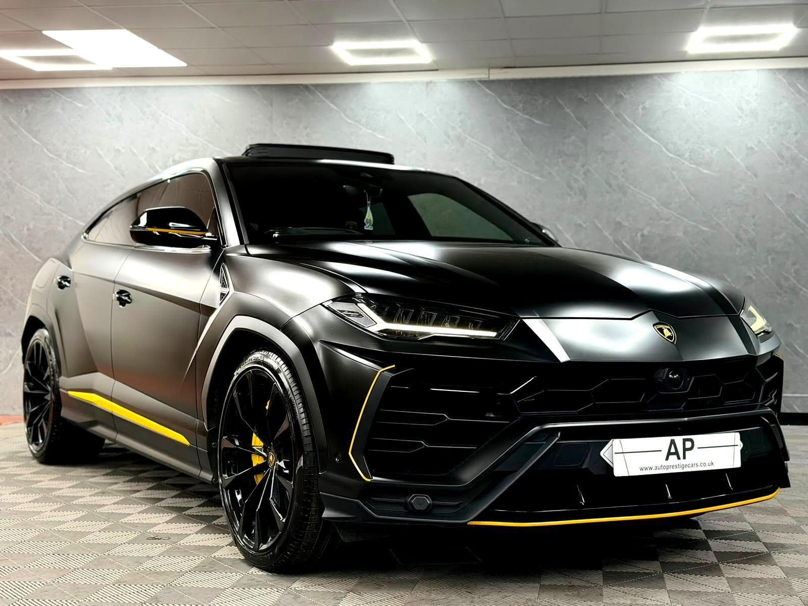 2022 Lamborghini Urus - Thumbnail 8