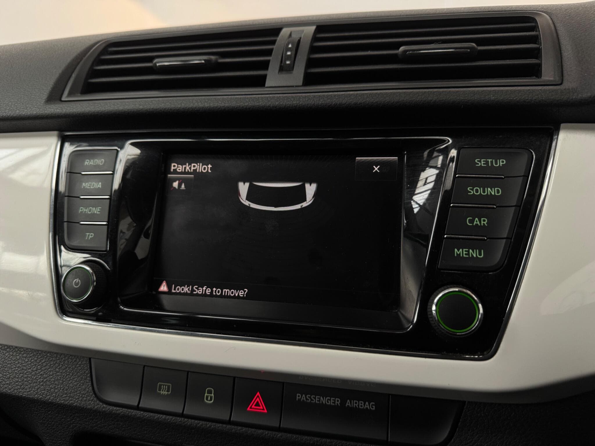 2015 Skoda Fabia - Thumbnail 16