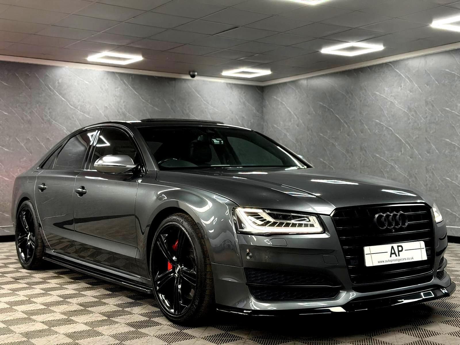 2015 Audi S8 - Thumbnail 35