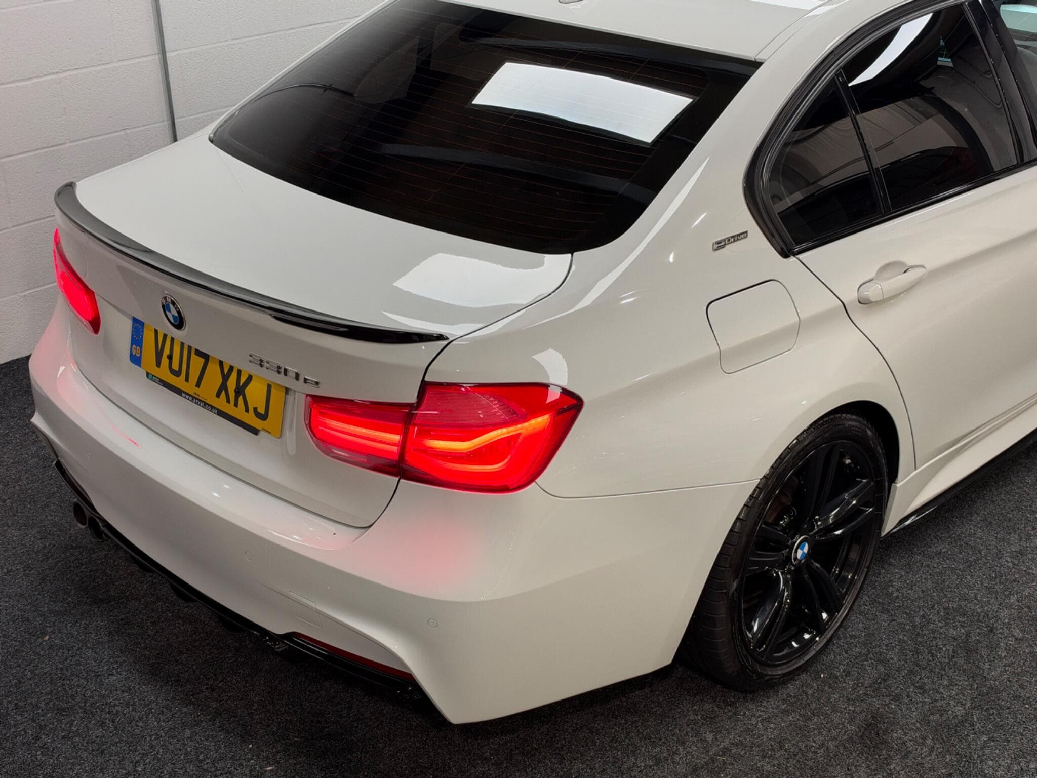 2017 BMW 3 Series - Thumbnail 13