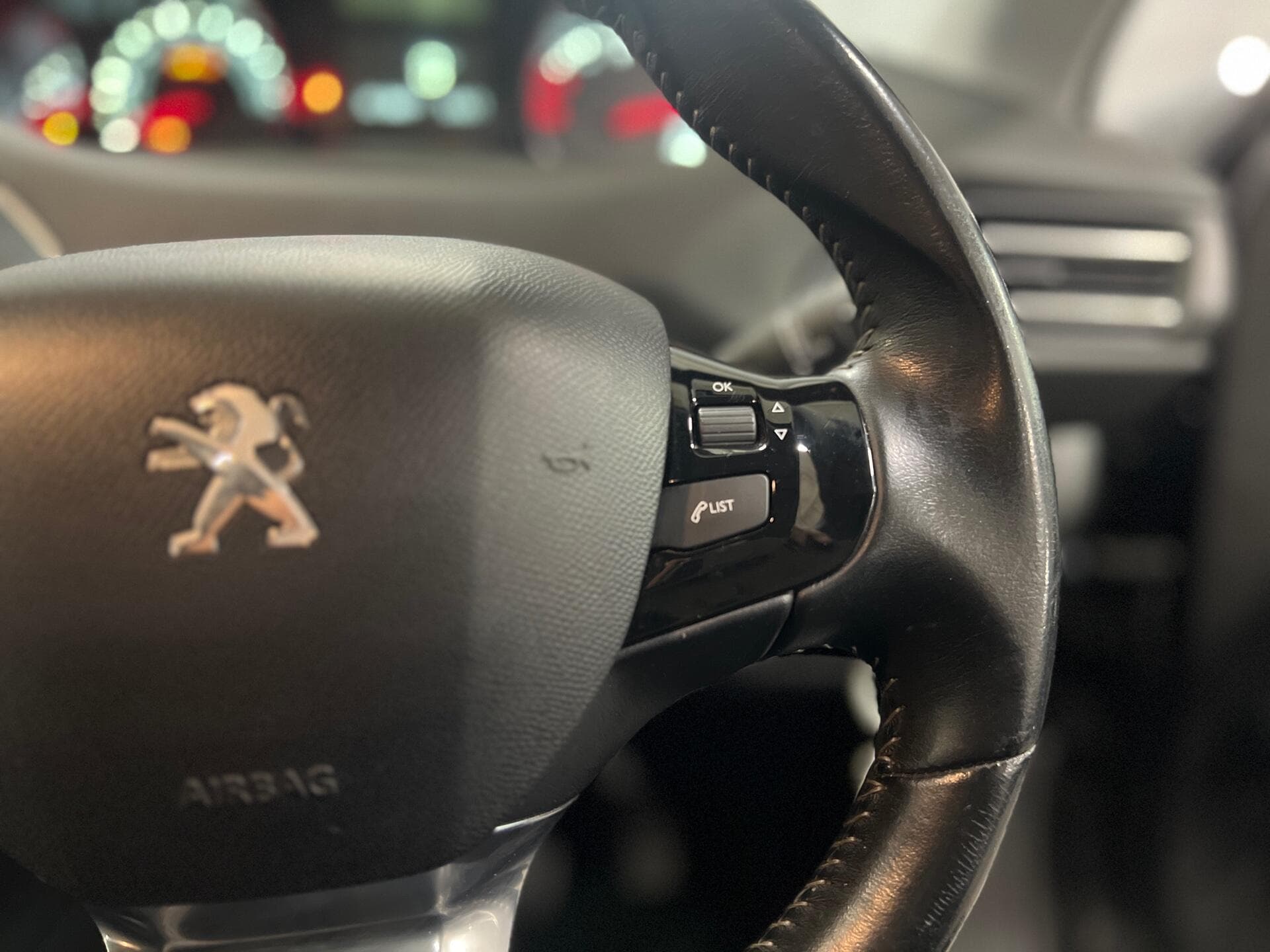 2017 Peugeot 308 SW - Thumbnail 30