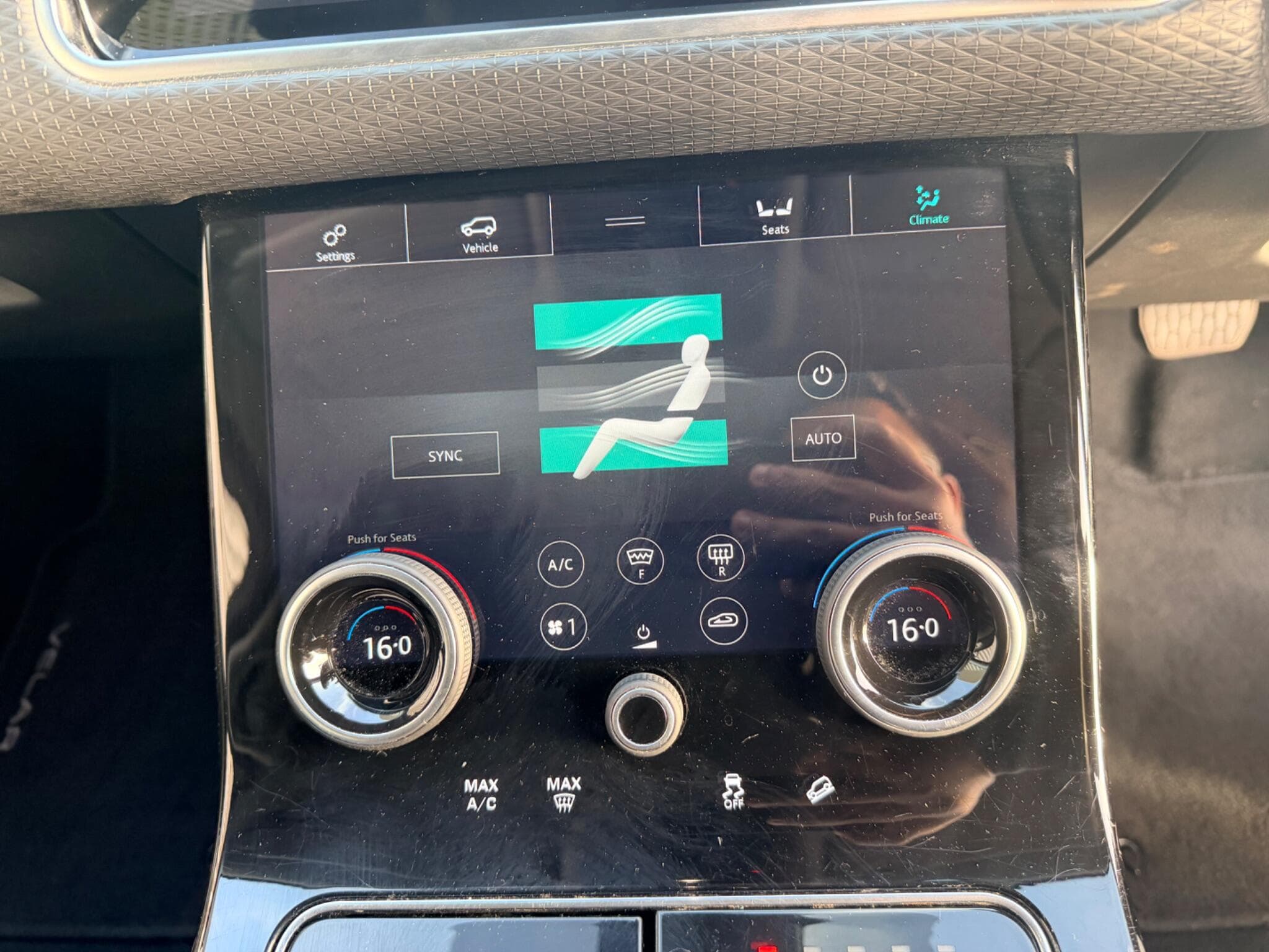 2018 Land Rover Range Rover Velar - Thumbnail 18