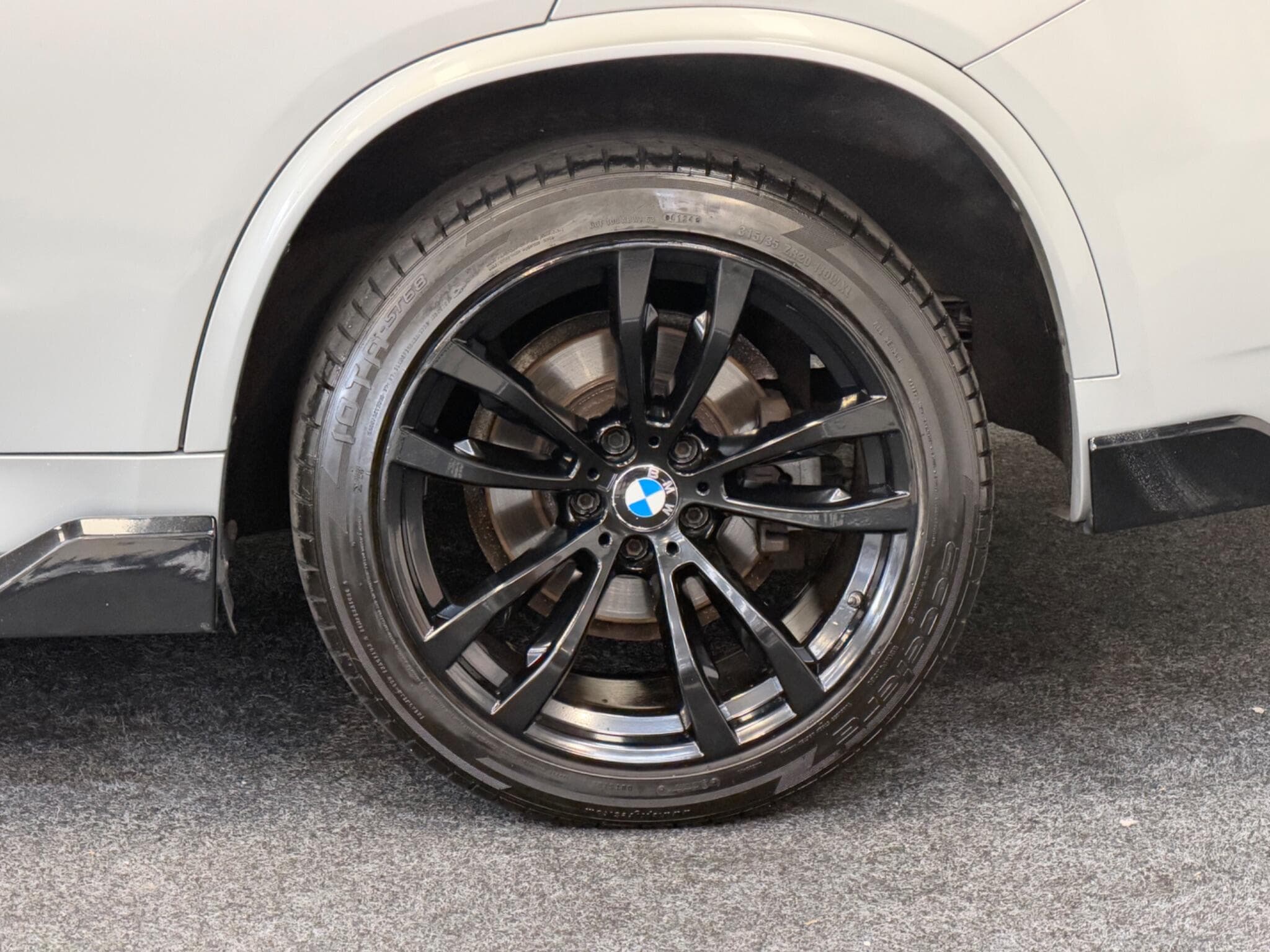 2017 BMW X5 - Thumbnail 33