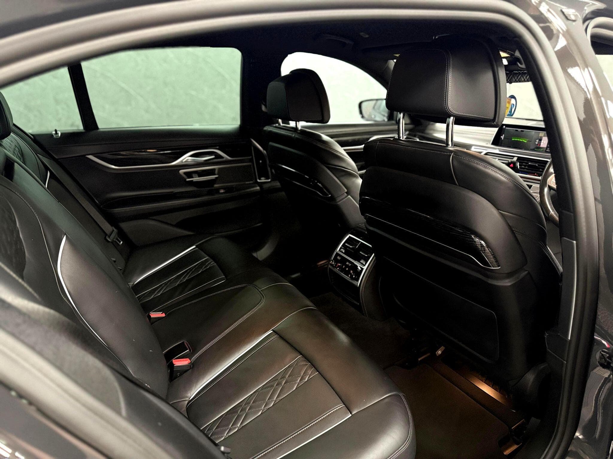 2019 BMW 7 Series - Thumbnail 51