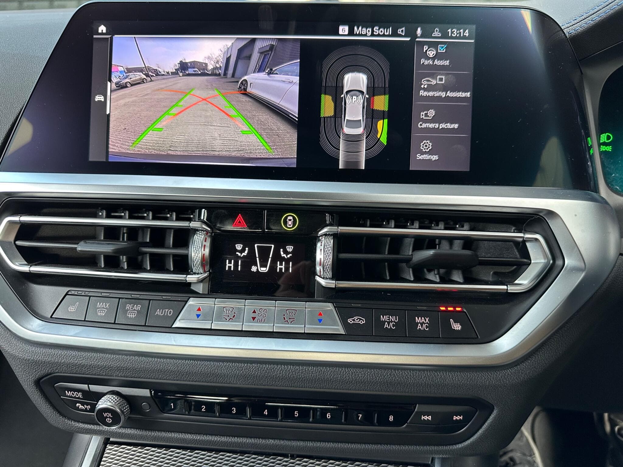 2021 BMW 3 Series - Thumbnail 18