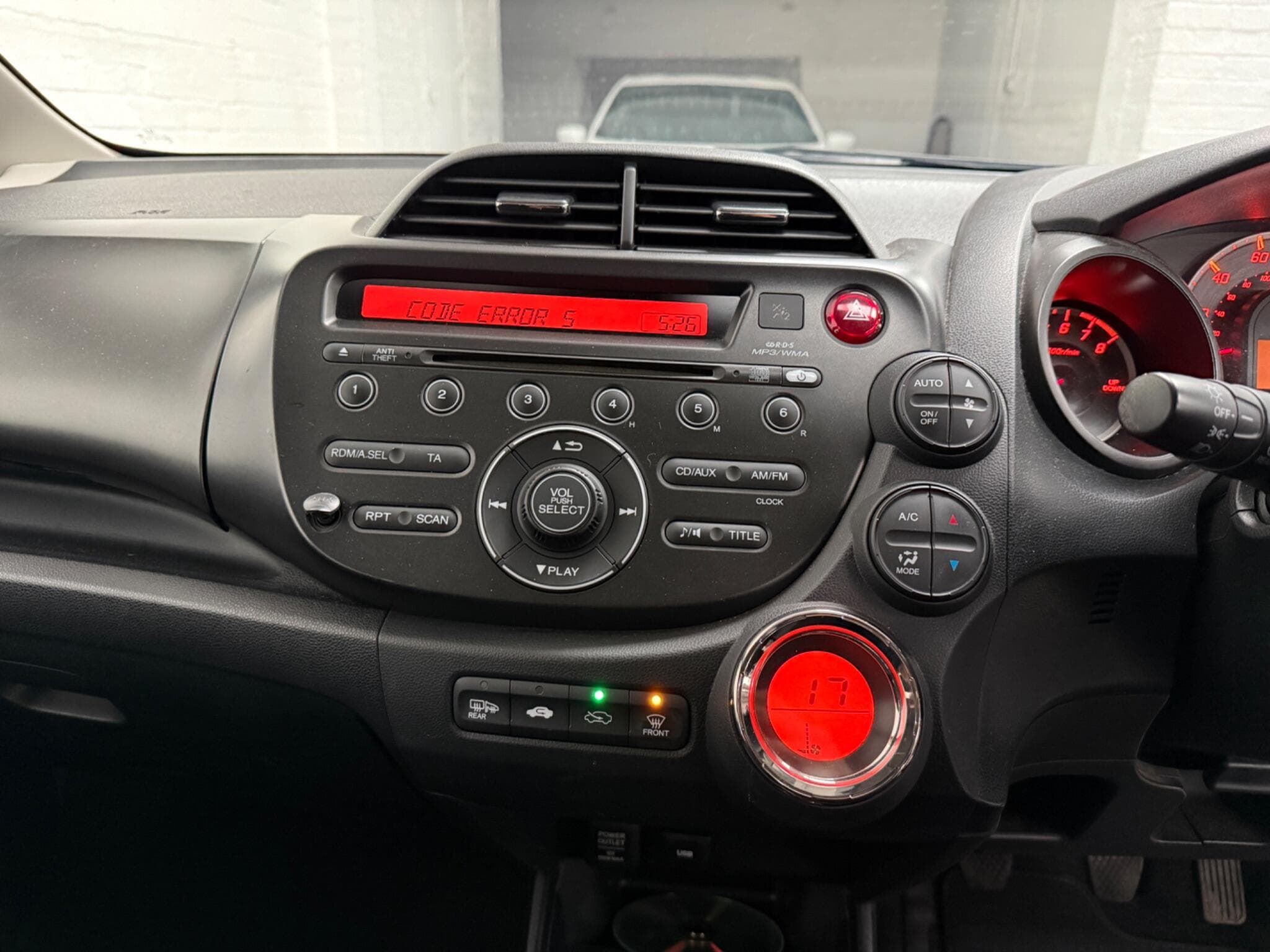 2011 Honda Jazz - Thumbnail 11