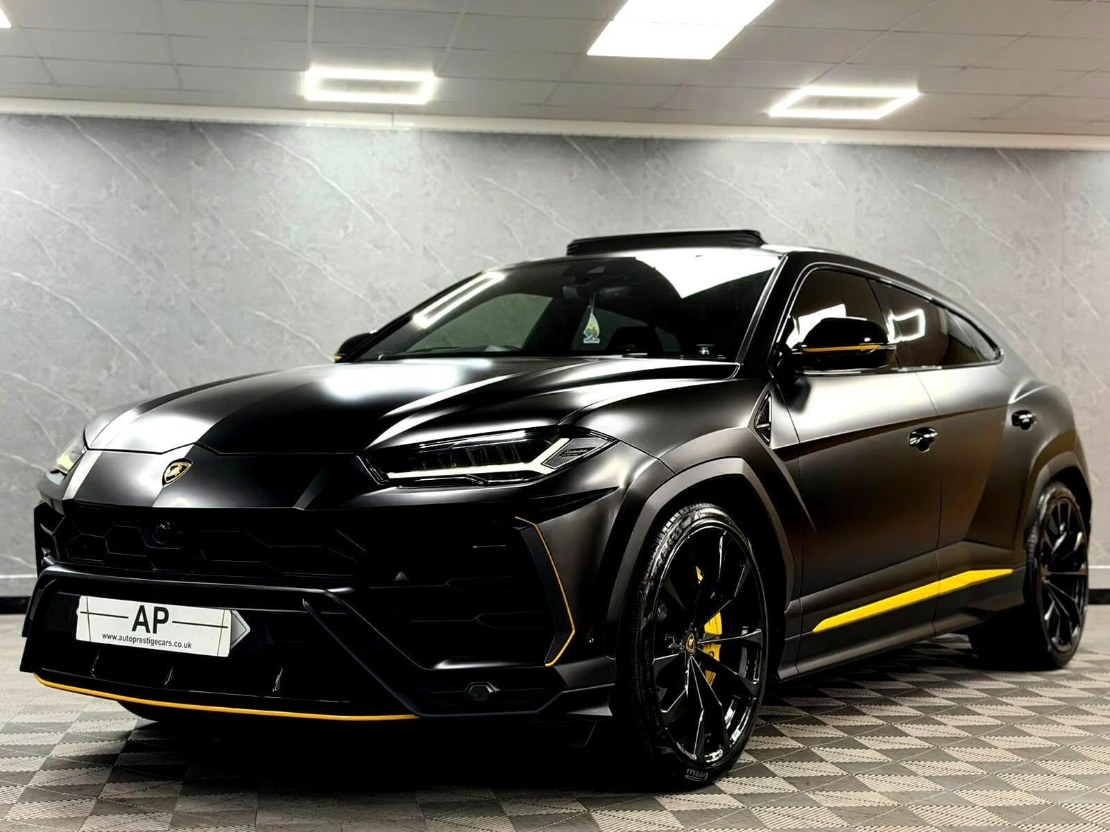 2022 Lamborghini Urus - Thumbnail 10
