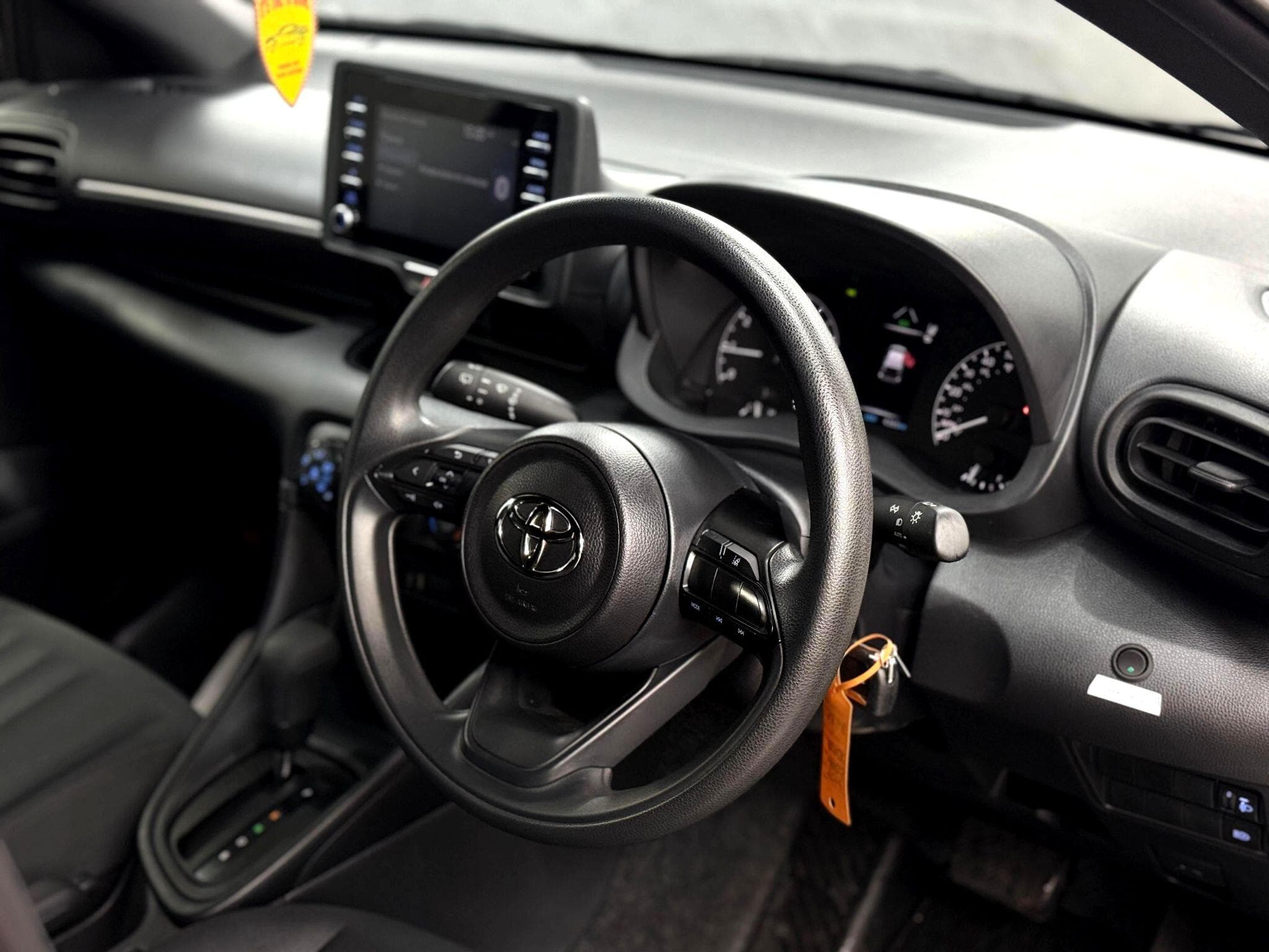 2023 Toyota Yaris - Thumbnail 30